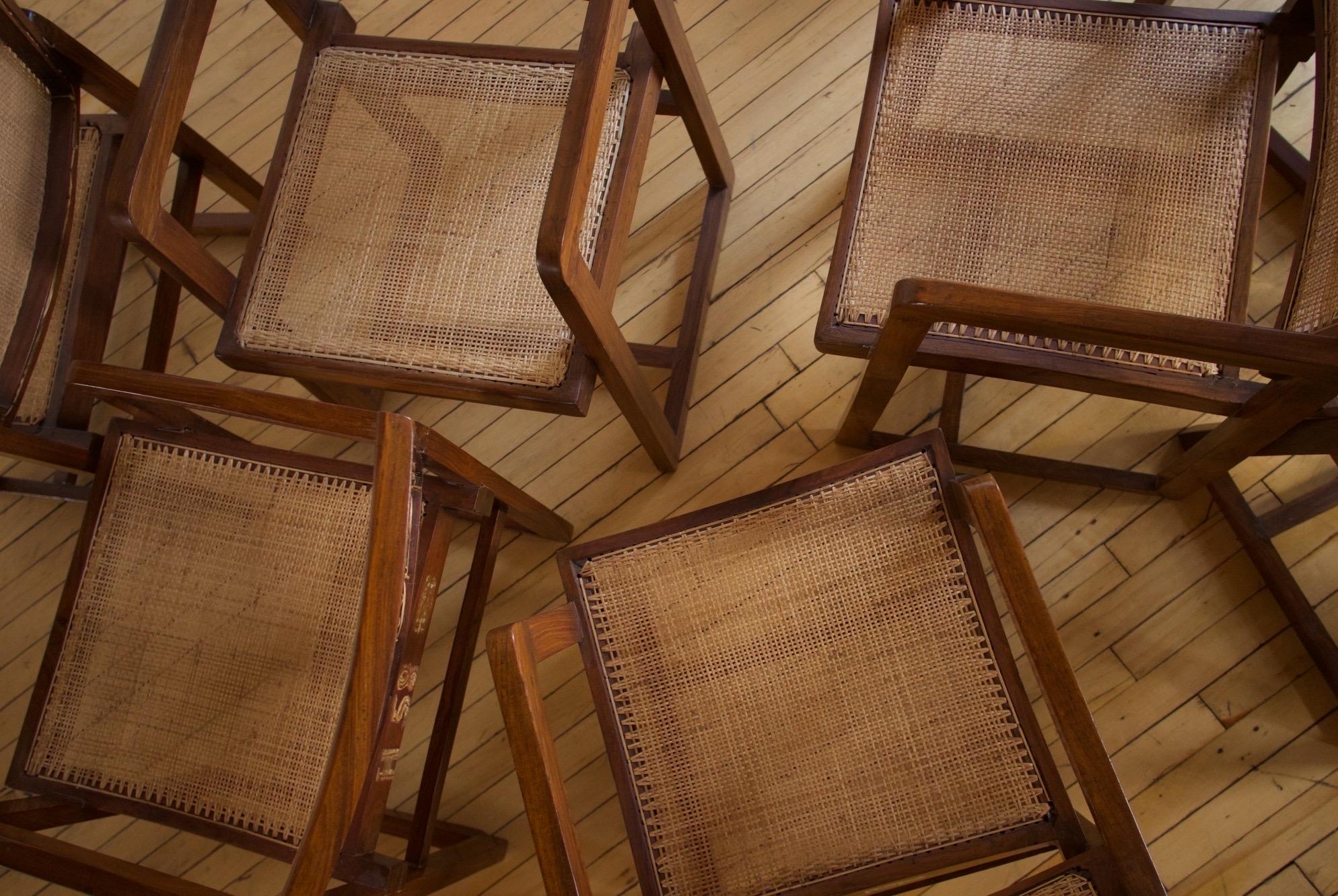 Moderne Ensemble de 8 fauteuils boîte Pierre Jeanneret en vente