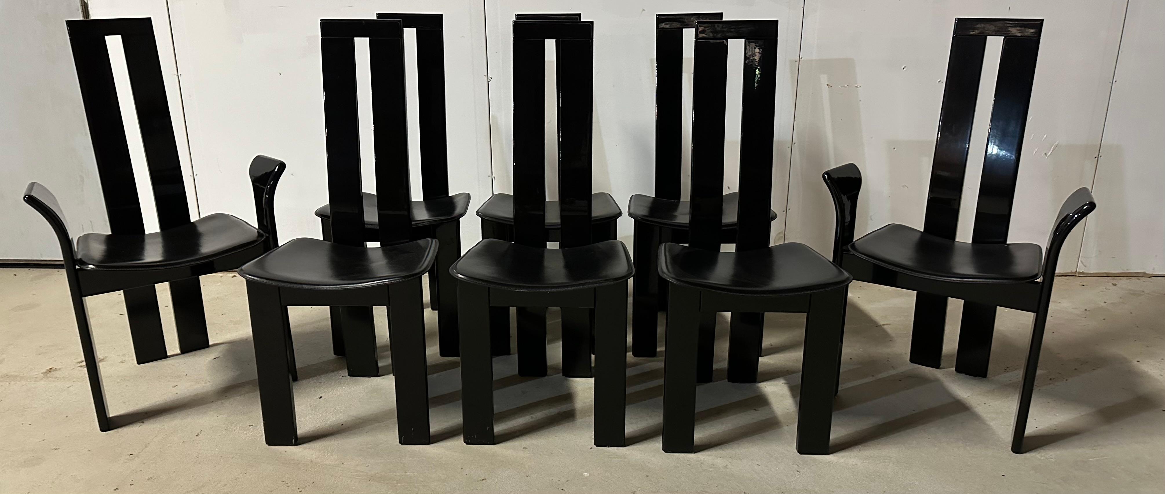 Satz von 8 schwarz lackierten Pietro Costantini-Esszimmerstühlen -- 22 Stühle verfügbar im Angebot 14