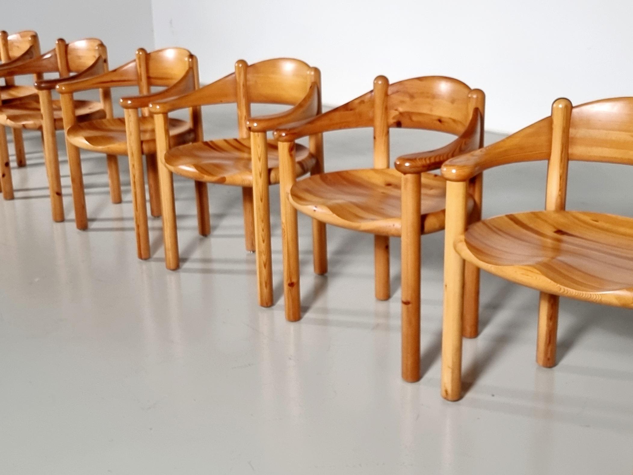 Pine Set of 8 pine wood carver chairs by Rainer Daumiller, 1960s For Sale