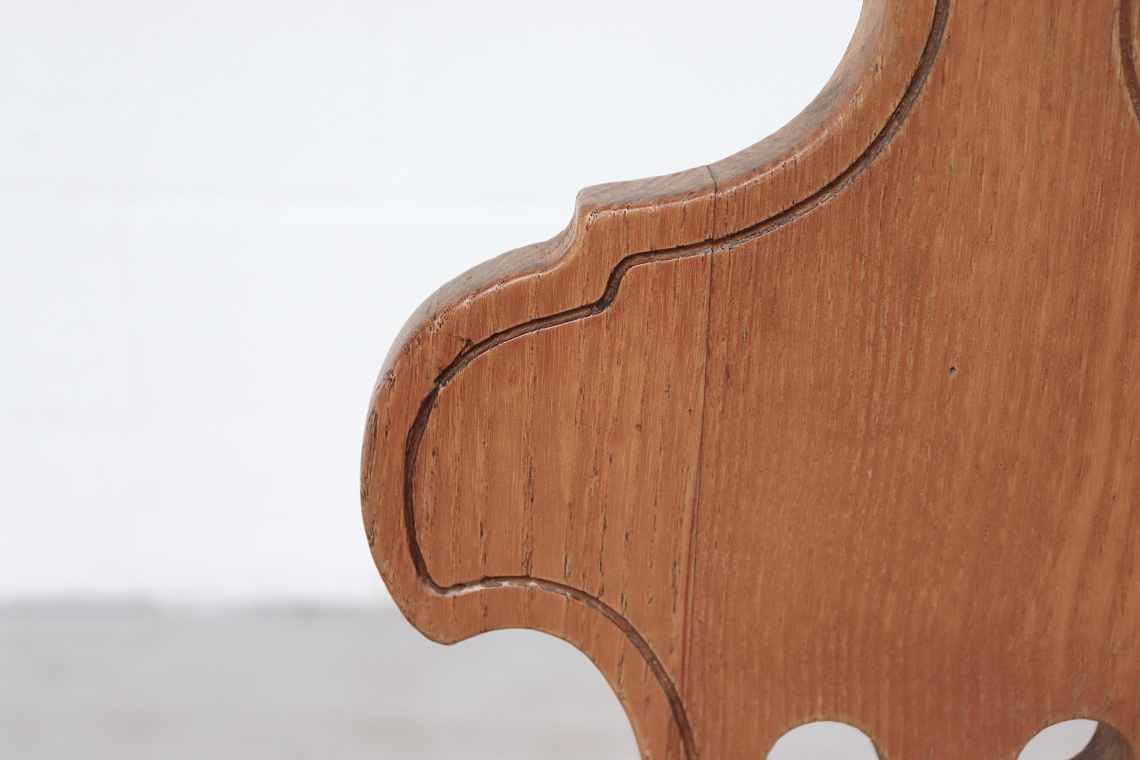 Set of 8 Pine Dining Chairs with Decorative Backrest 6