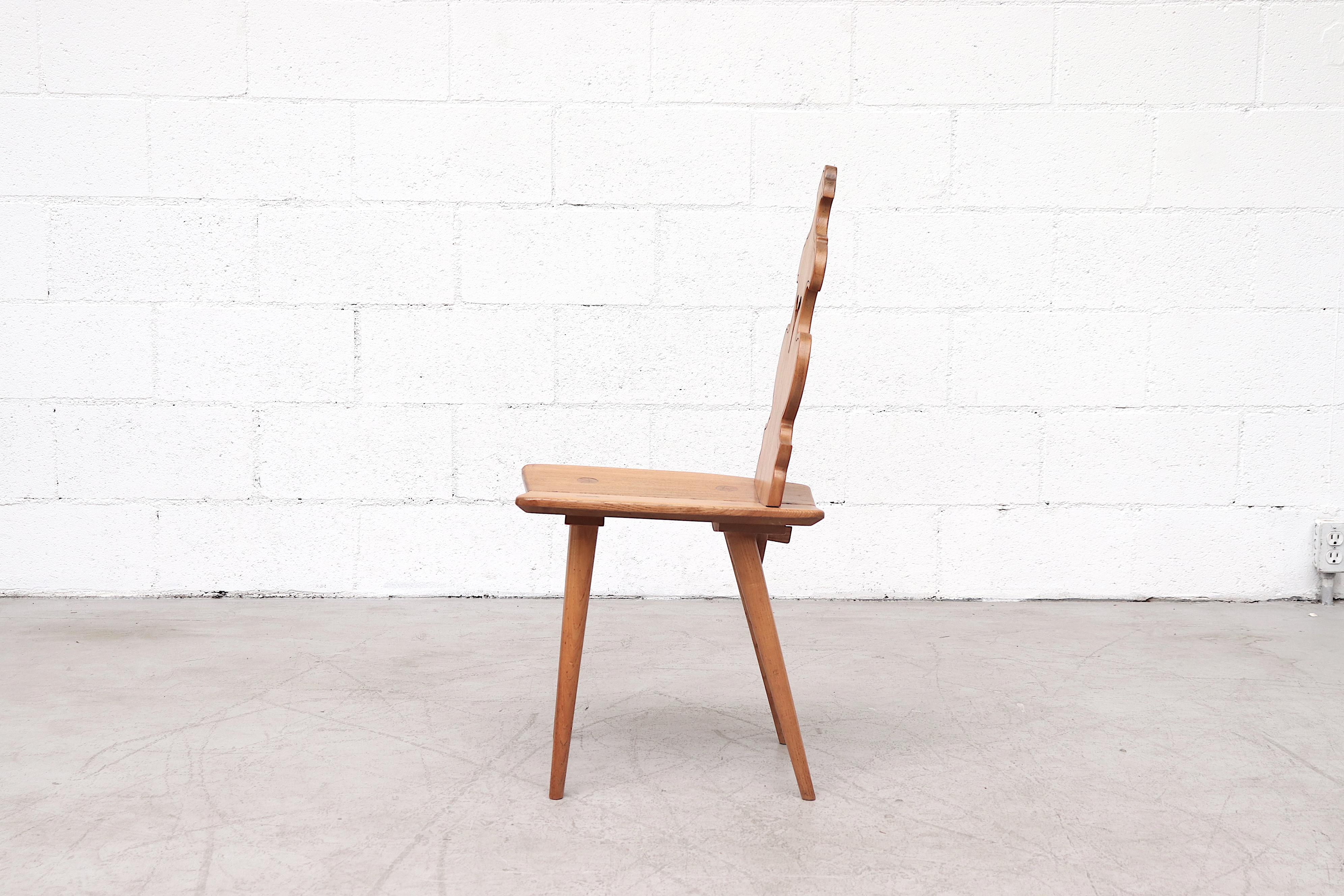 Set of 8 Pine Dining Chairs with Decorative Backrest In Good Condition In Los Angeles, CA