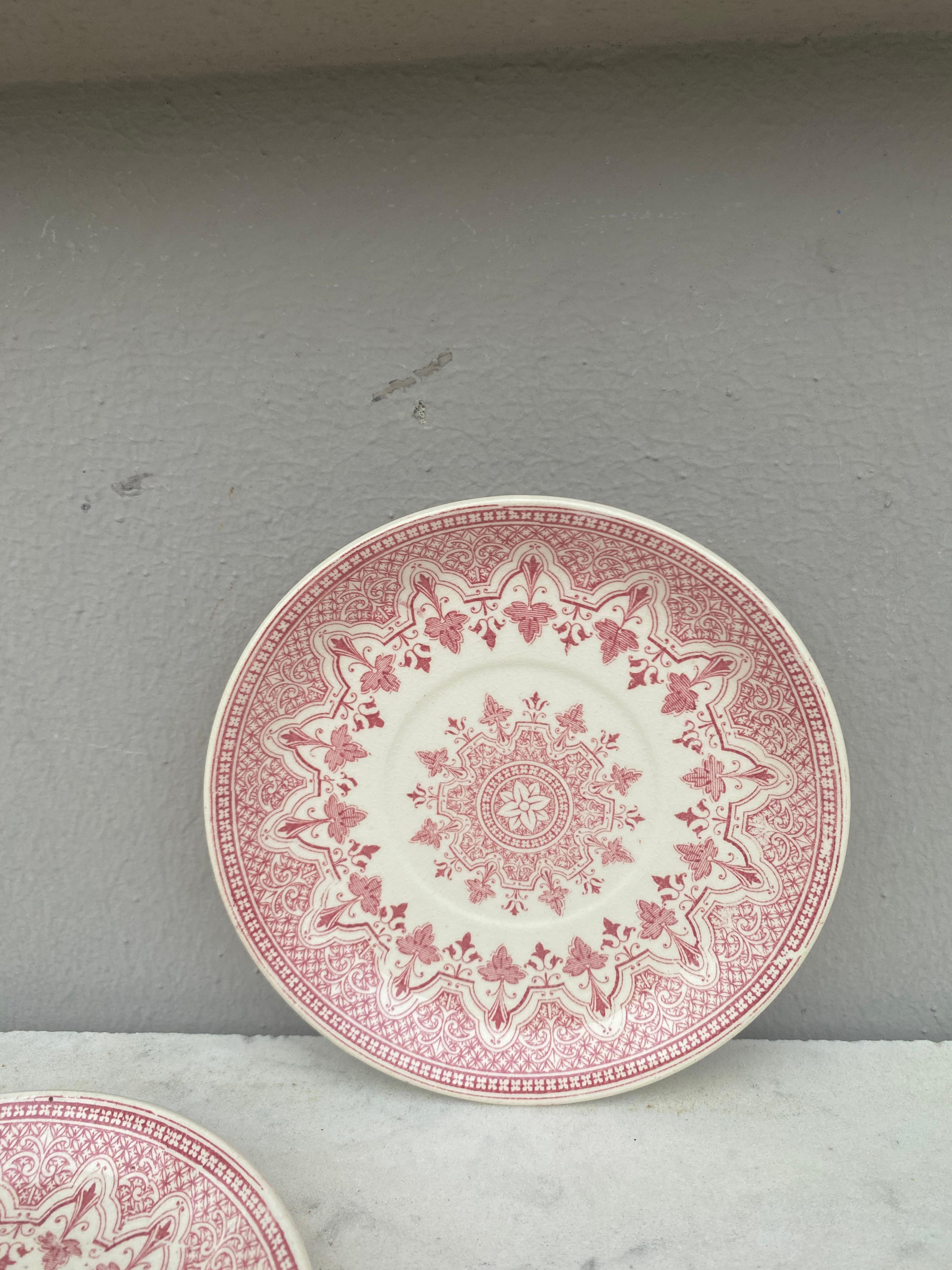 French Provincial Set of 8 Pink and White Plates Sarreguemines, circa 1880 For Sale
