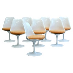 Set of 8  pivoting tulip chairs by Eero Saarinen for Knoll International - 1960s