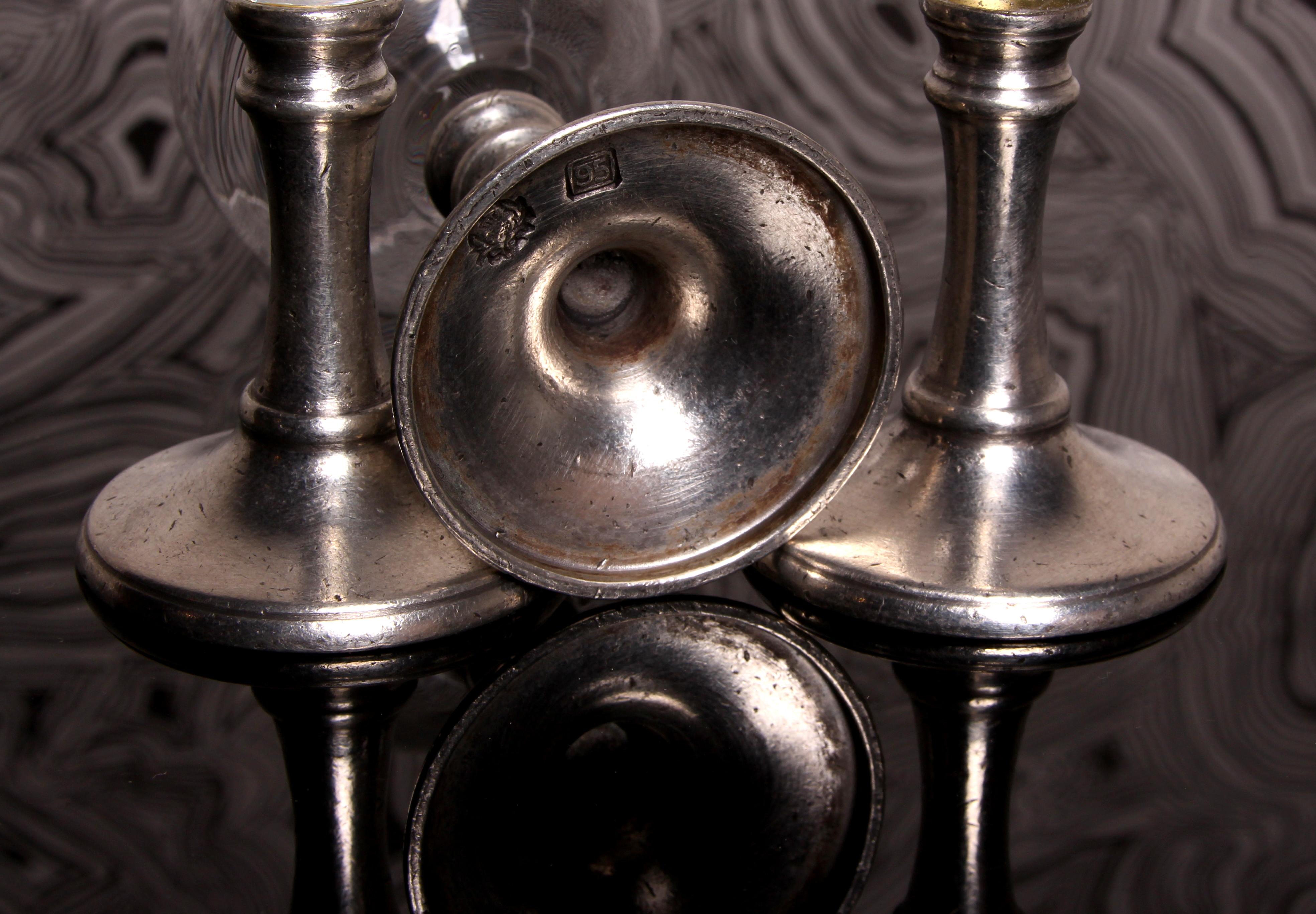 Set di 8 bicchieri da vino Porto o Sherry Italia Base in peltro forma deliziosa in vendita 1