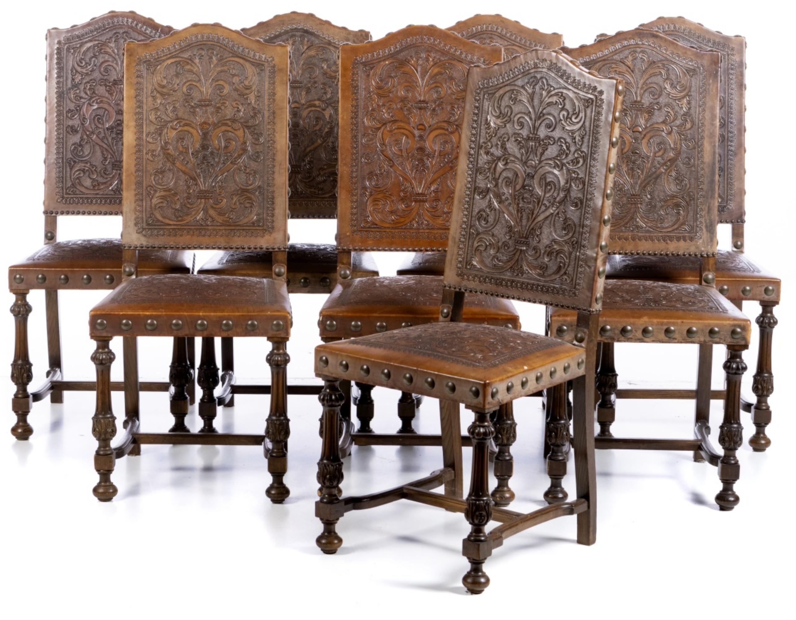 Set of 8 chairs
Portuguese,
begin 20th century
in chestnut wood, seats and back in leather with studs.
Signs of use.
Dim.: 110 x 47 x 45 cm.