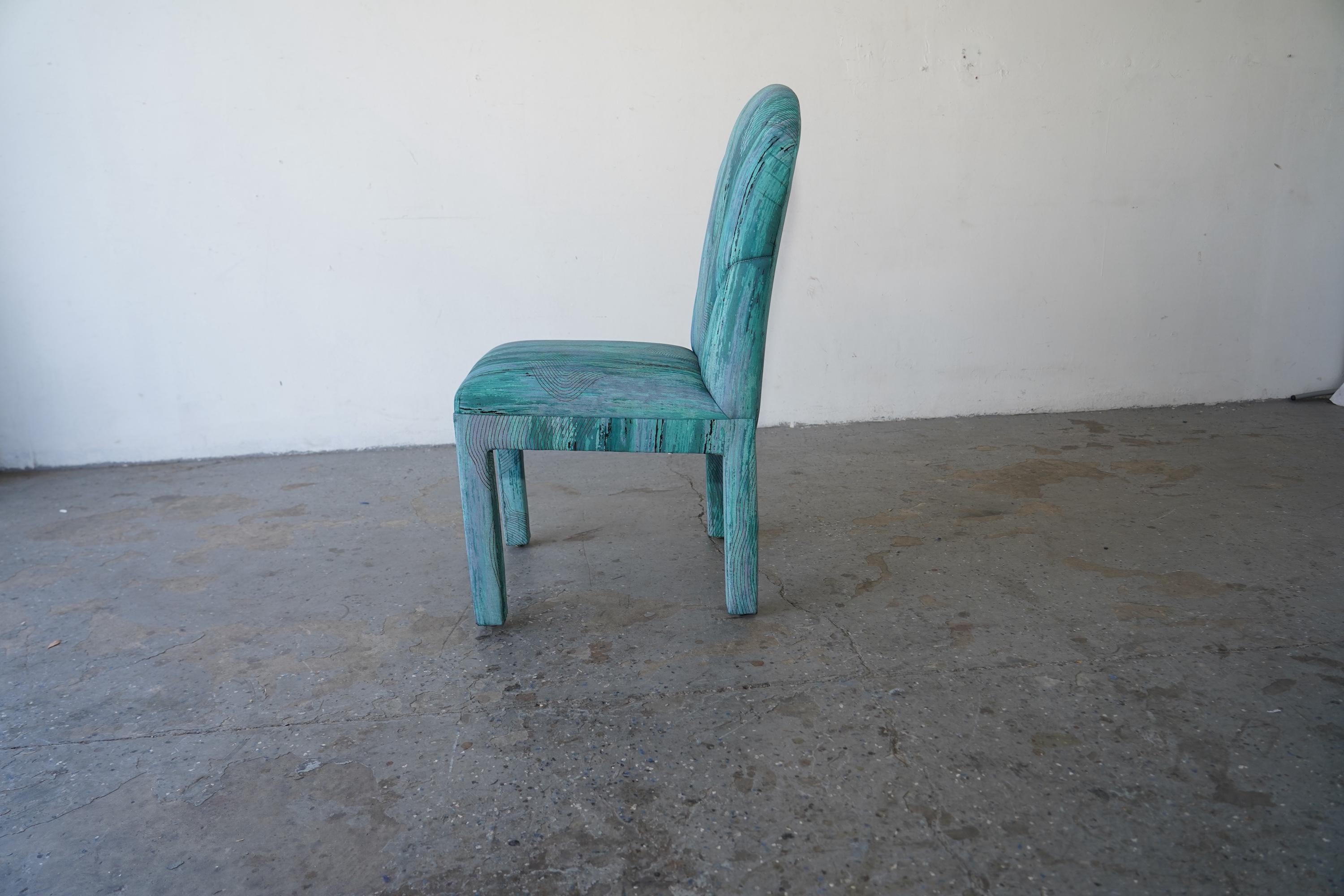 Conjunto de 8 sillas de comedor postmodernas en tapicería verde aguamarina, estilo Parsons Tela en venta