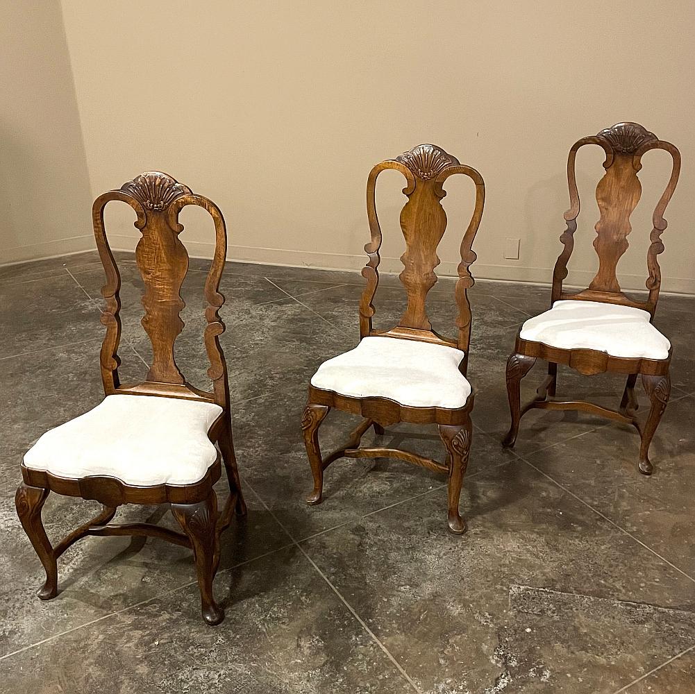 Ensemble de 8 chaises de salle à manger Queen Anne comprenant 2 fauteuils en vente 4