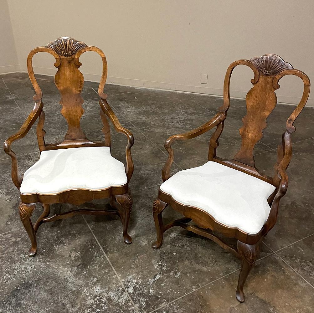 Set of 8 Queen Anne Dining Chairs Includes 2 Armchairs In Good Condition For Sale In Dallas, TX