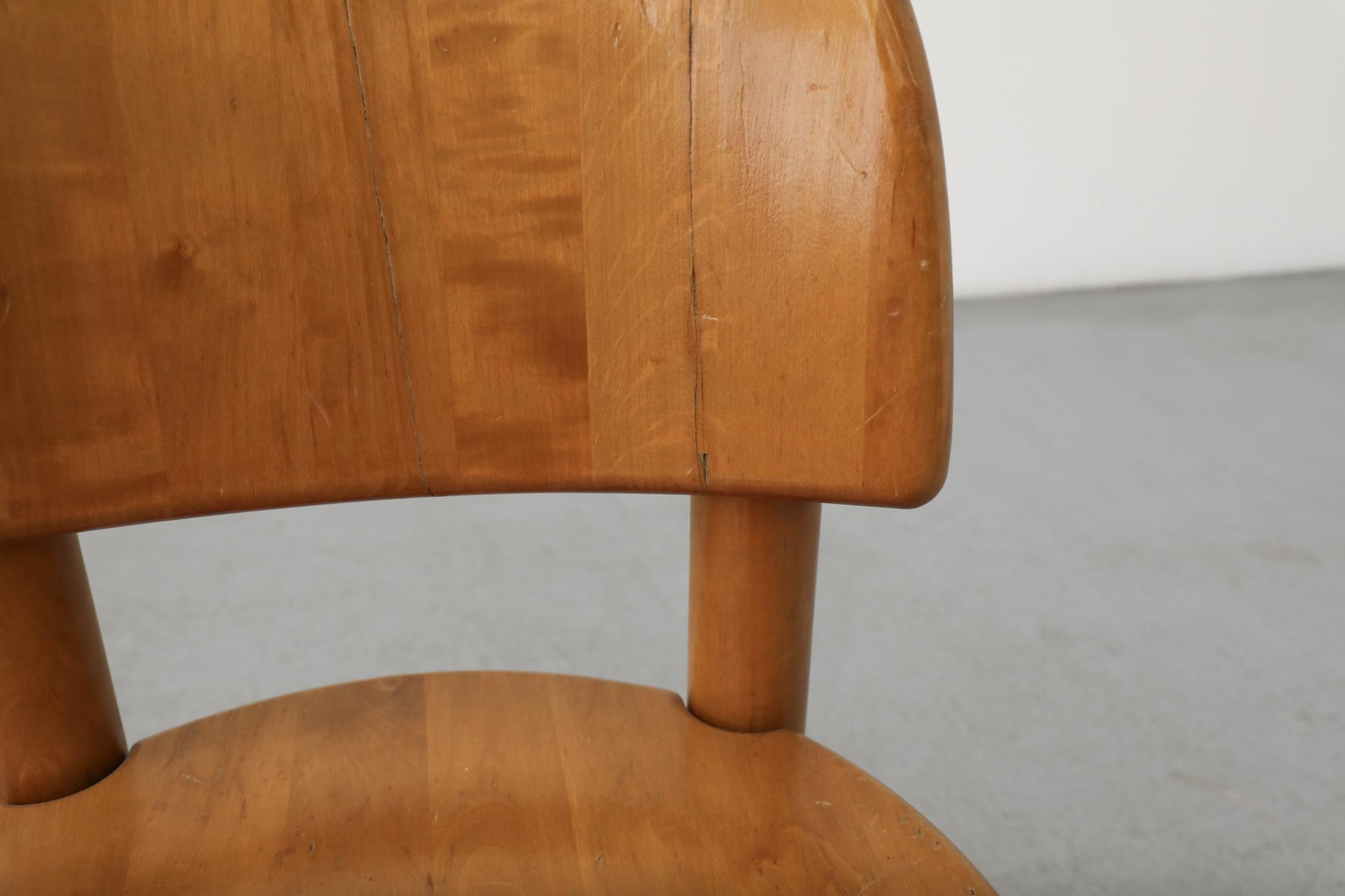 Satz von 8 Rainer Daumiller Esszimmerstühlen aus Kiefer mit Halbmond-Rückenlehnen im Angebot 13
