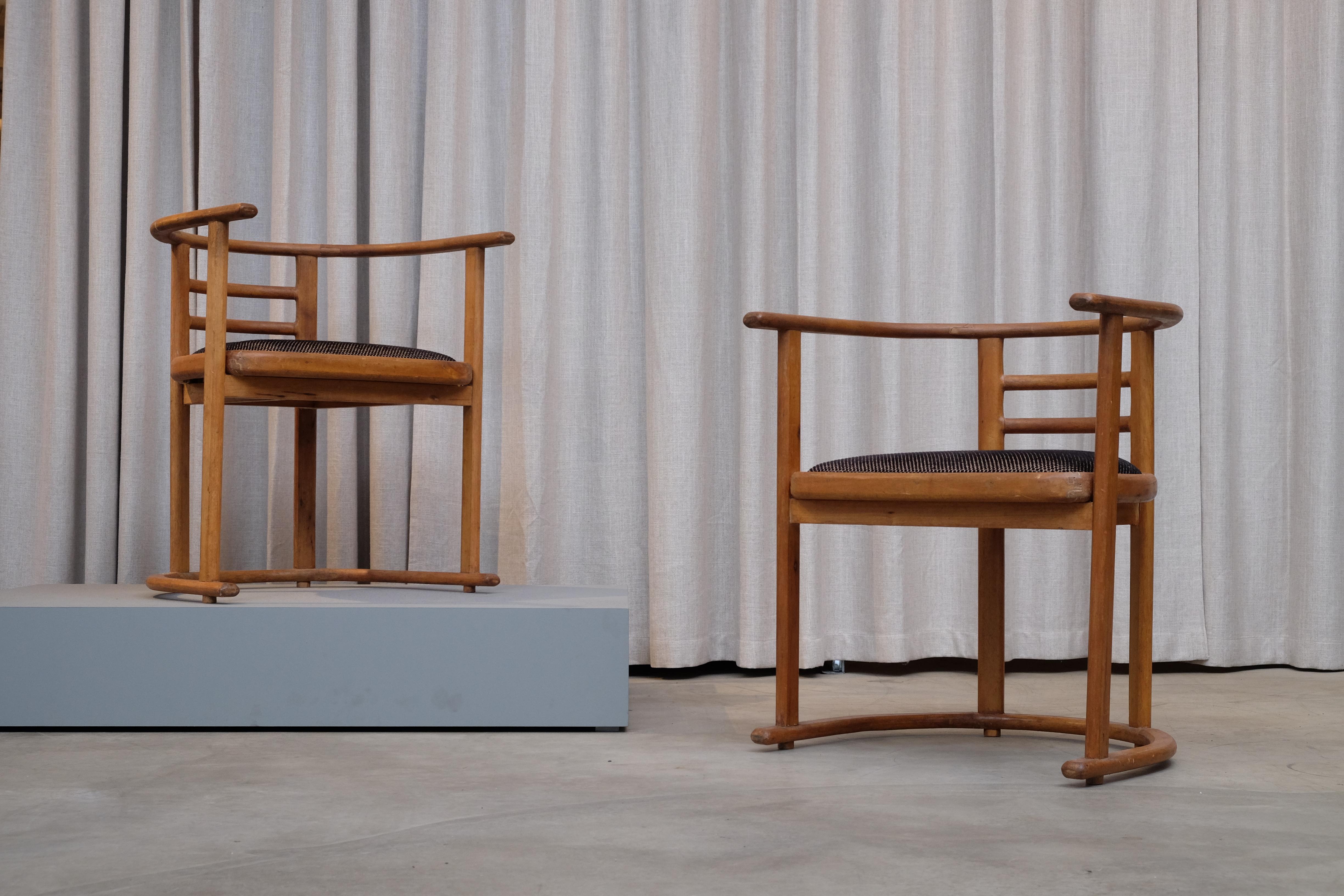 Set of 8 Rare Dining Chairs, Sweden, circa 1920s (Skandinavische Moderne)
