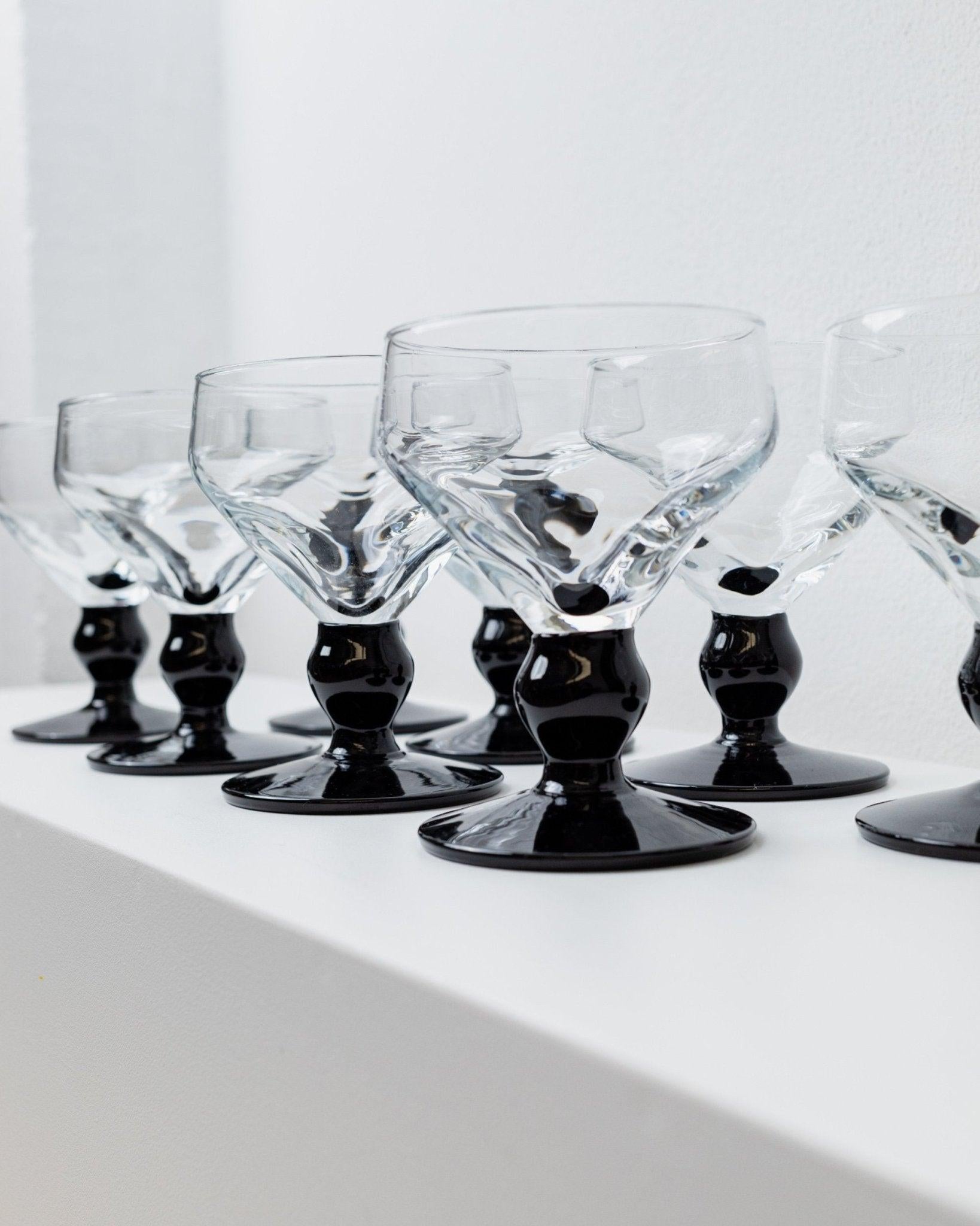 Post-Modern Set of 8 Retro Drinking Glasses Postmodern Memphis Style, 1980s For Sale