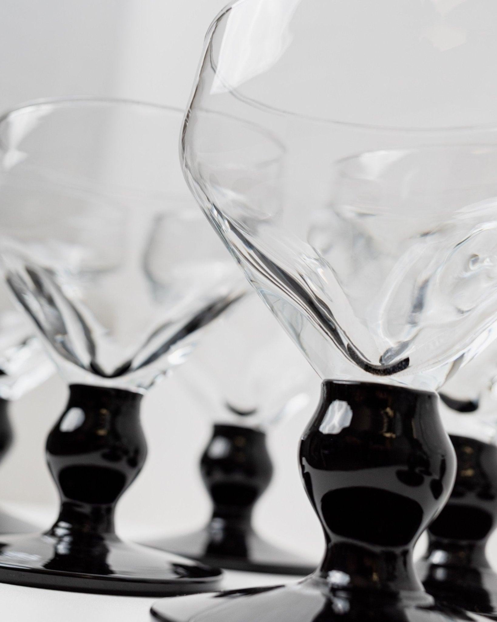 Set of 8 Retro Drinking Glasses Postmodern Memphis Style, 1980s In Good Condition For Sale In Montecalvoli, IT