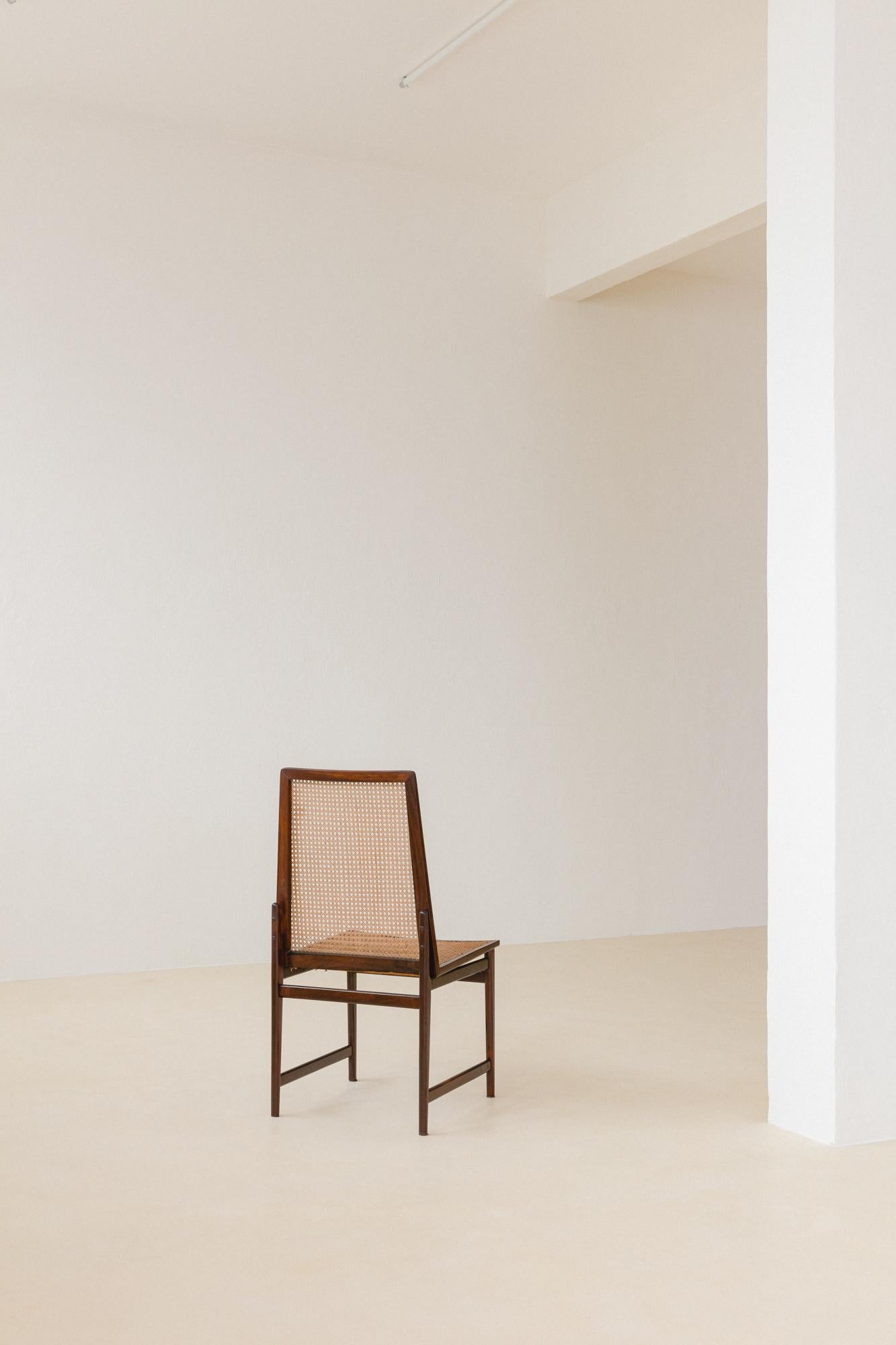 8 Stühle aus Rosenholz und Rohrgeflecht von Móveis Cantù, 1960er Jahre, brasilianische Mitte des Jahrhunderts im Angebot 3