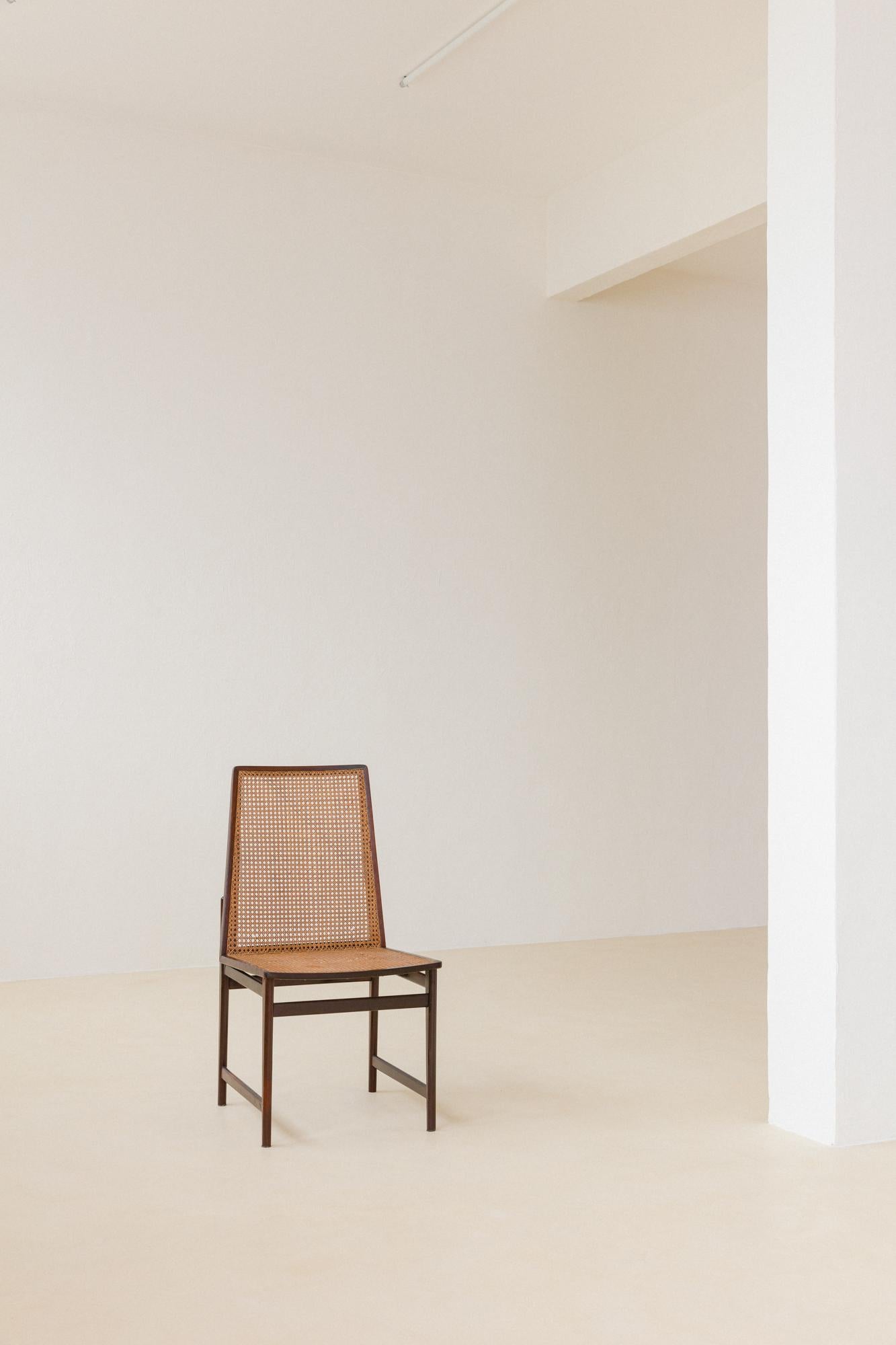 8 Stühle aus Rosenholz und Rohrgeflecht von Móveis Cantù, 1960er Jahre, brasilianische Mitte des Jahrhunderts im Angebot 8