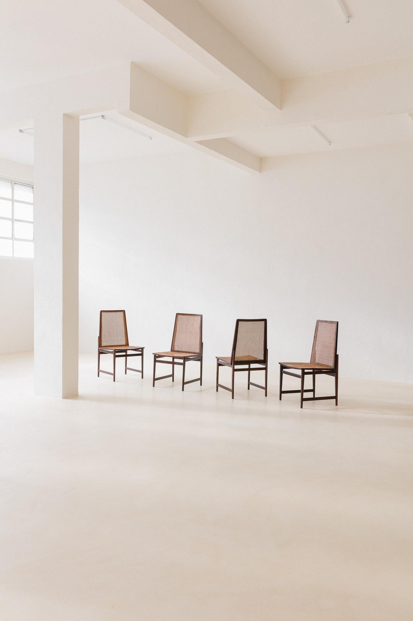 Set of 8 Rosewood and Cane Chairs by Móveis Cantù, 1960s, Brazilian Midcentury In Good Condition For Sale In New York, NY