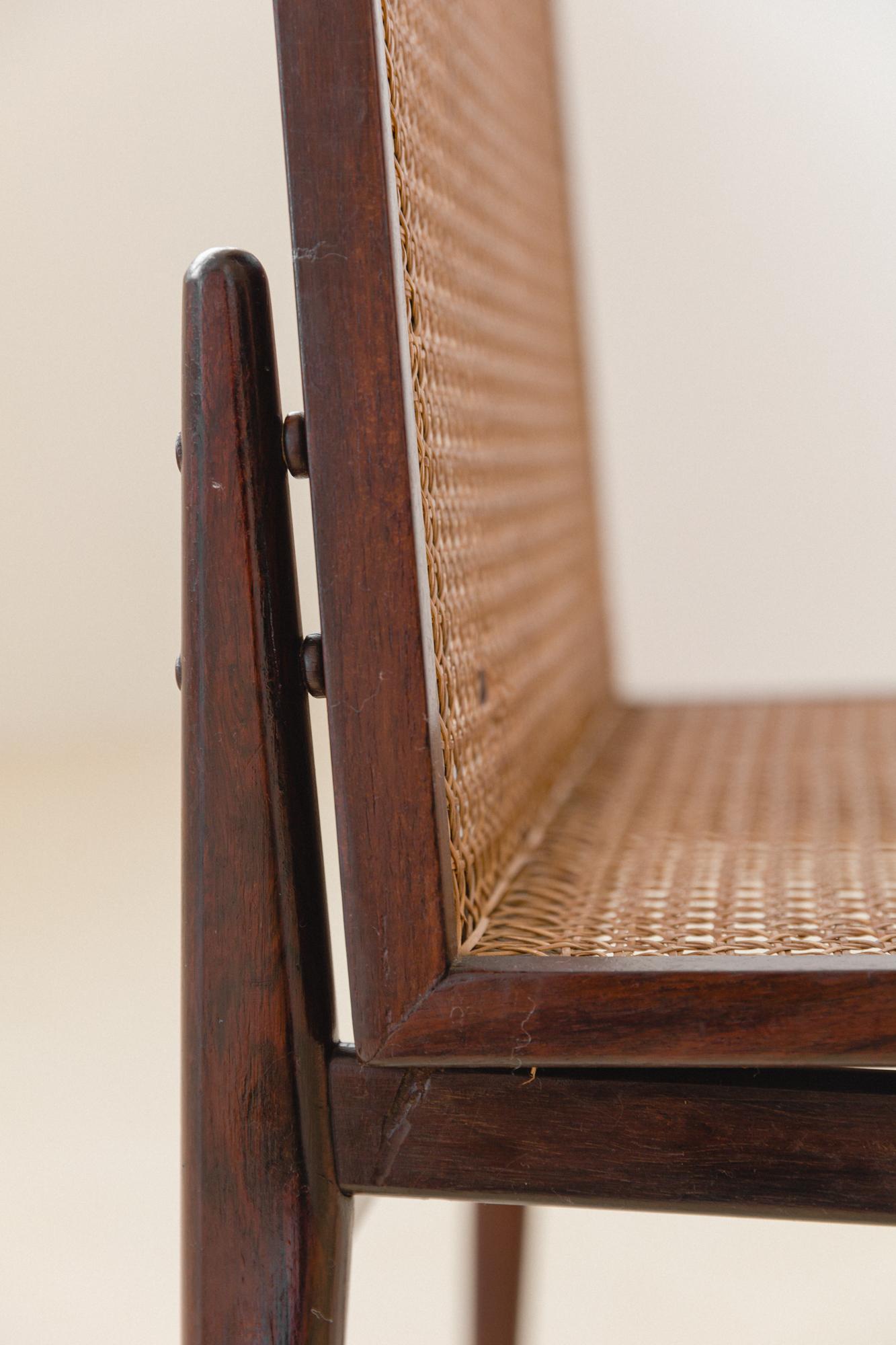 8 Stühle aus Rosenholz und Rohrgeflecht von Móveis Cantù, 1960er Jahre, brasilianische Mitte des Jahrhunderts im Angebot 1