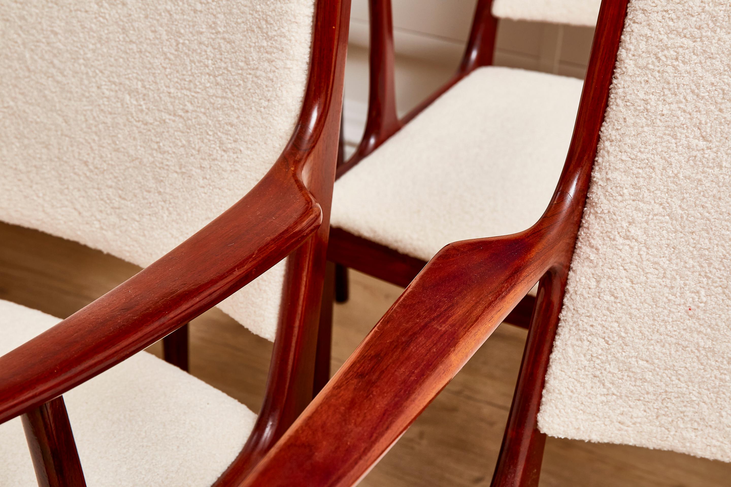 Set of 8 Rosewood Danish dining chairs, 1960s by Johannes Andersen 4