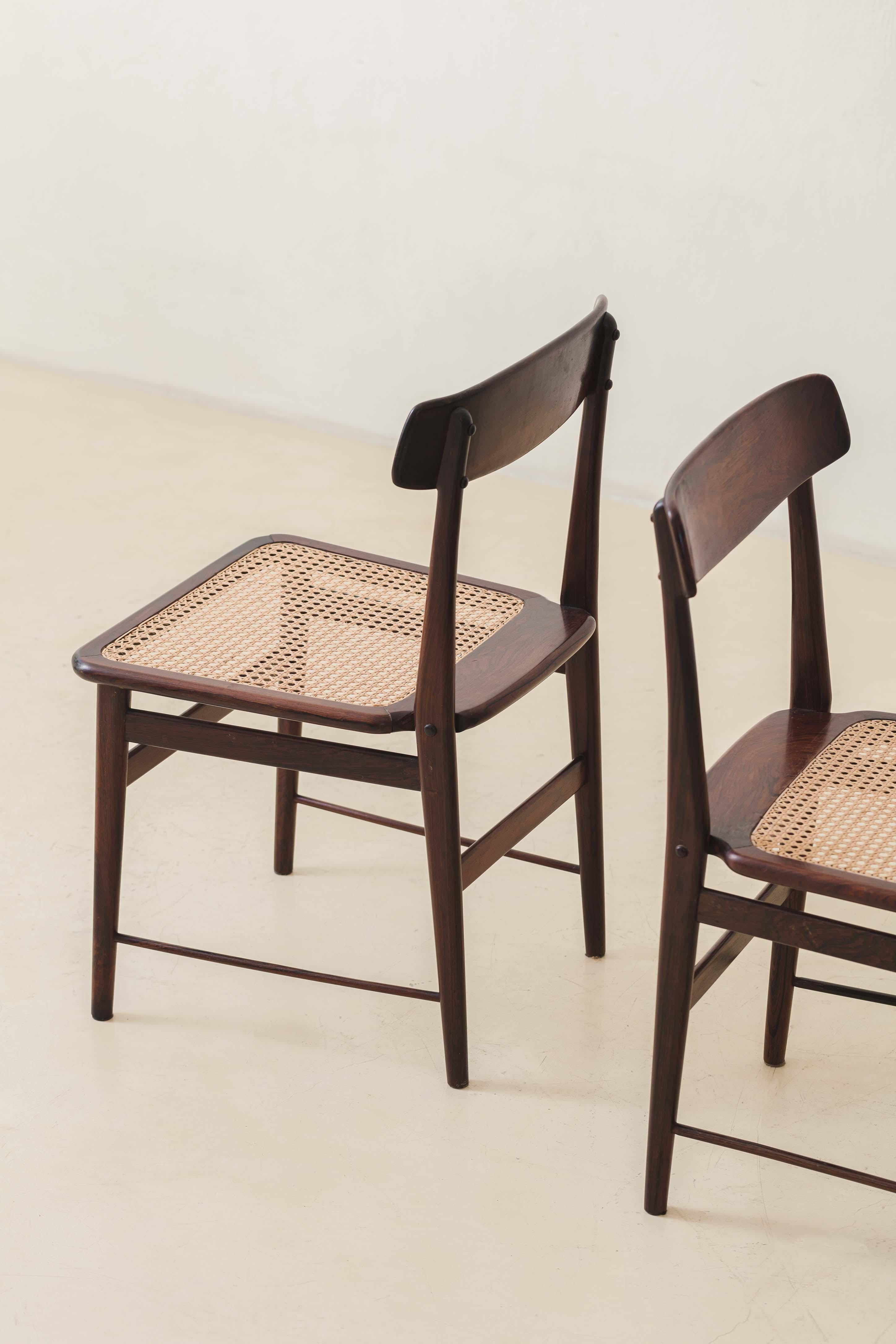 Set of 8 Rosewood ‘Lucio' Chairs, Sergio Rodrigues, 1956, Brazilian Midcentury For Sale 4