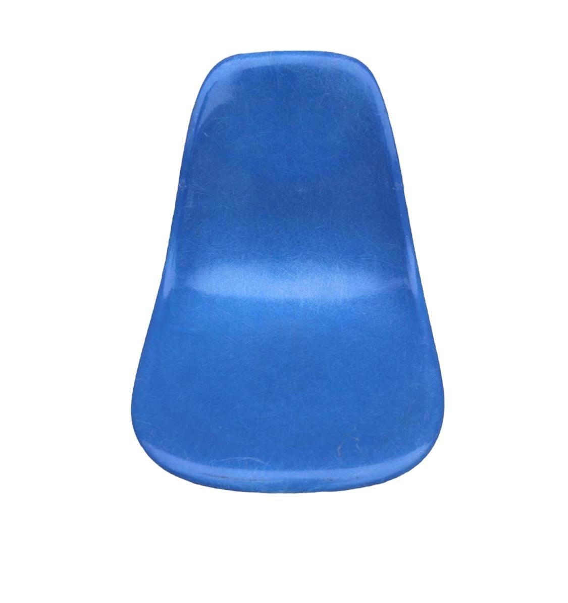 American Set of 8 Royal Blue Herman Miller Eames Dining Chairs For Sale