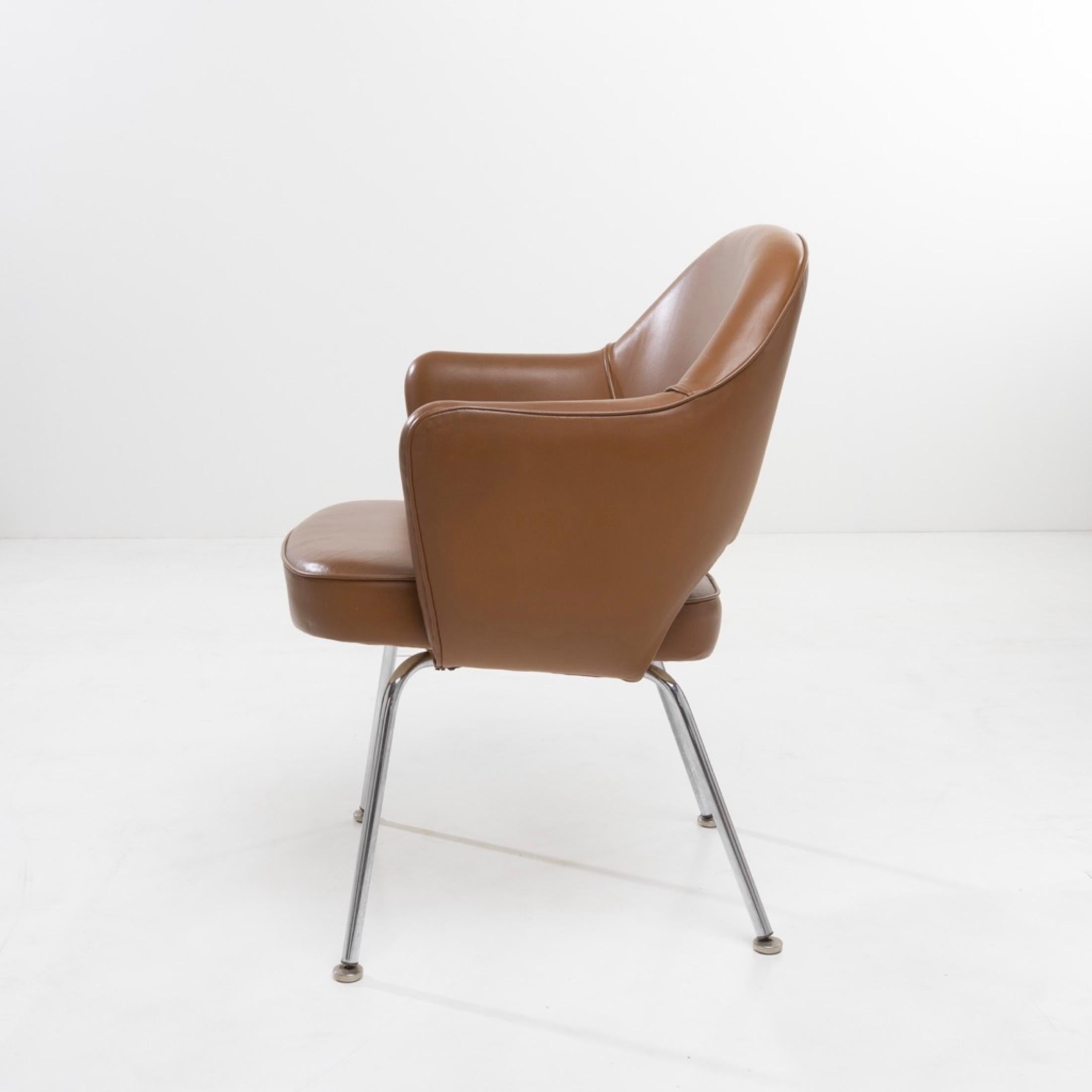 Set of 8 Saarinen Executive chairs by Eero Saarinen – Knoll International For Sale 3