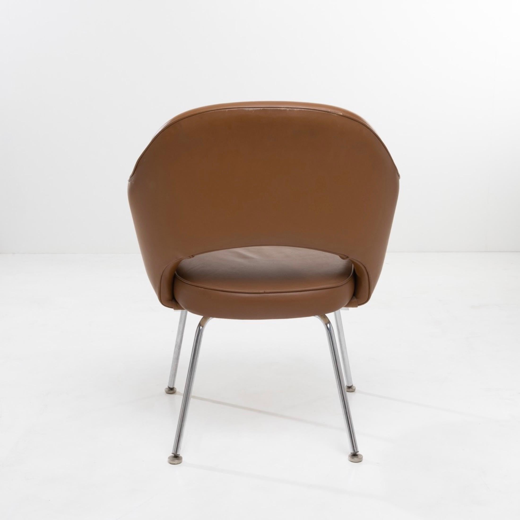 Set of 8 Saarinen Executive chairs by Eero Saarinen – Knoll International For Sale 4