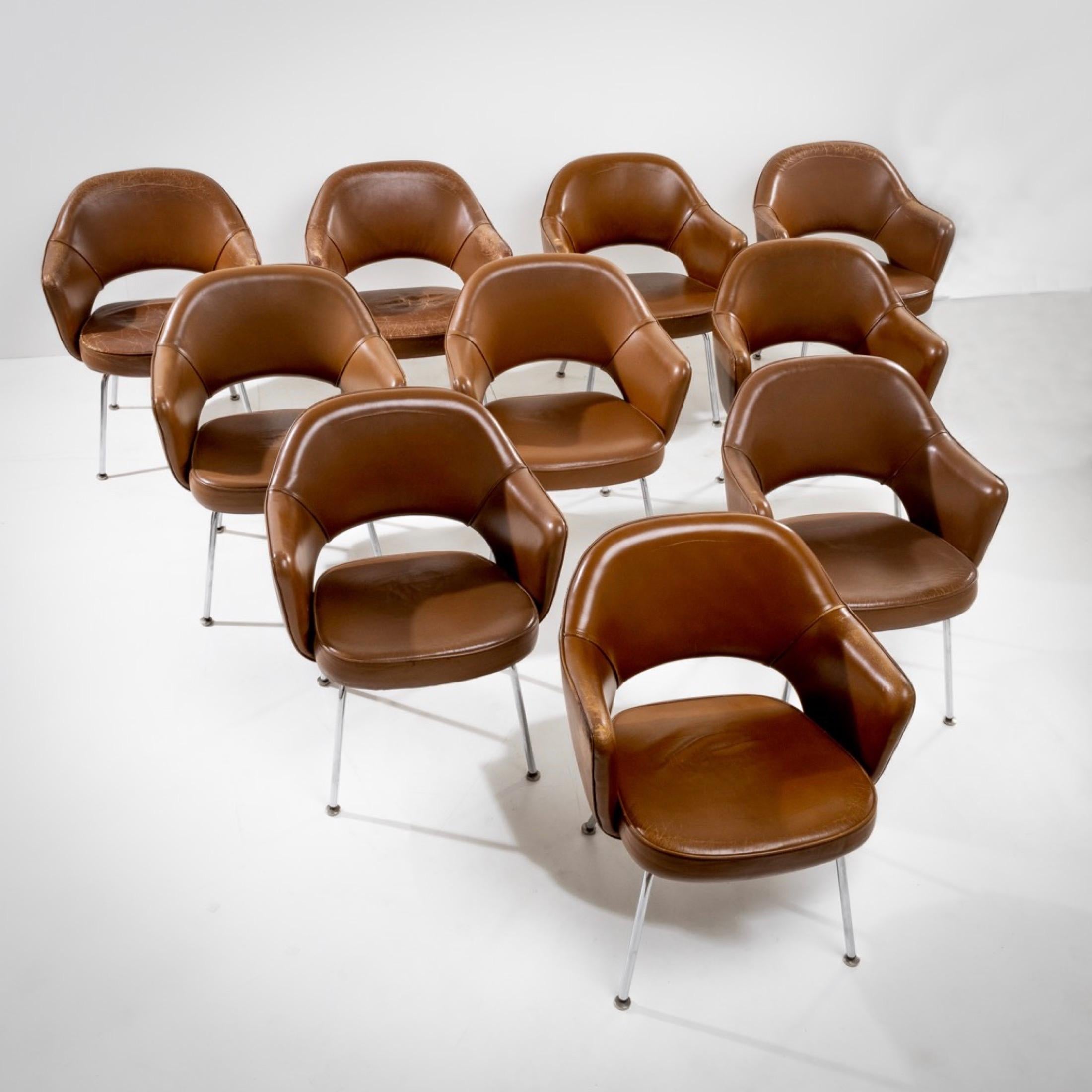 Mid-Century Modern Set of 8 Saarinen Executive chairs by Eero Saarinen – Knoll International For Sale
