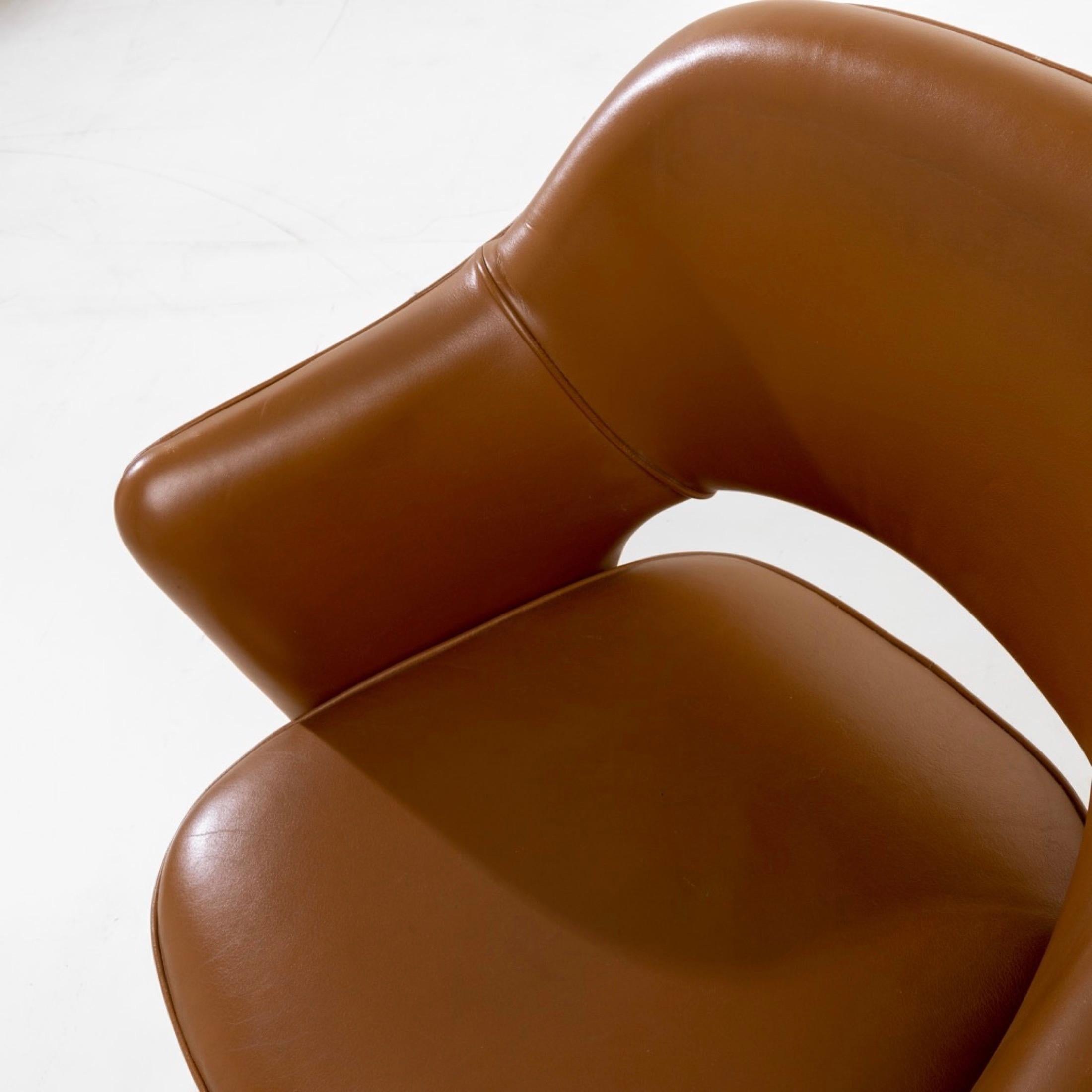Set di 8 sedie direzionali Saarinen di Eero Saarinen - Knoll International In condizioni discrete in vendita a Uccle, BE