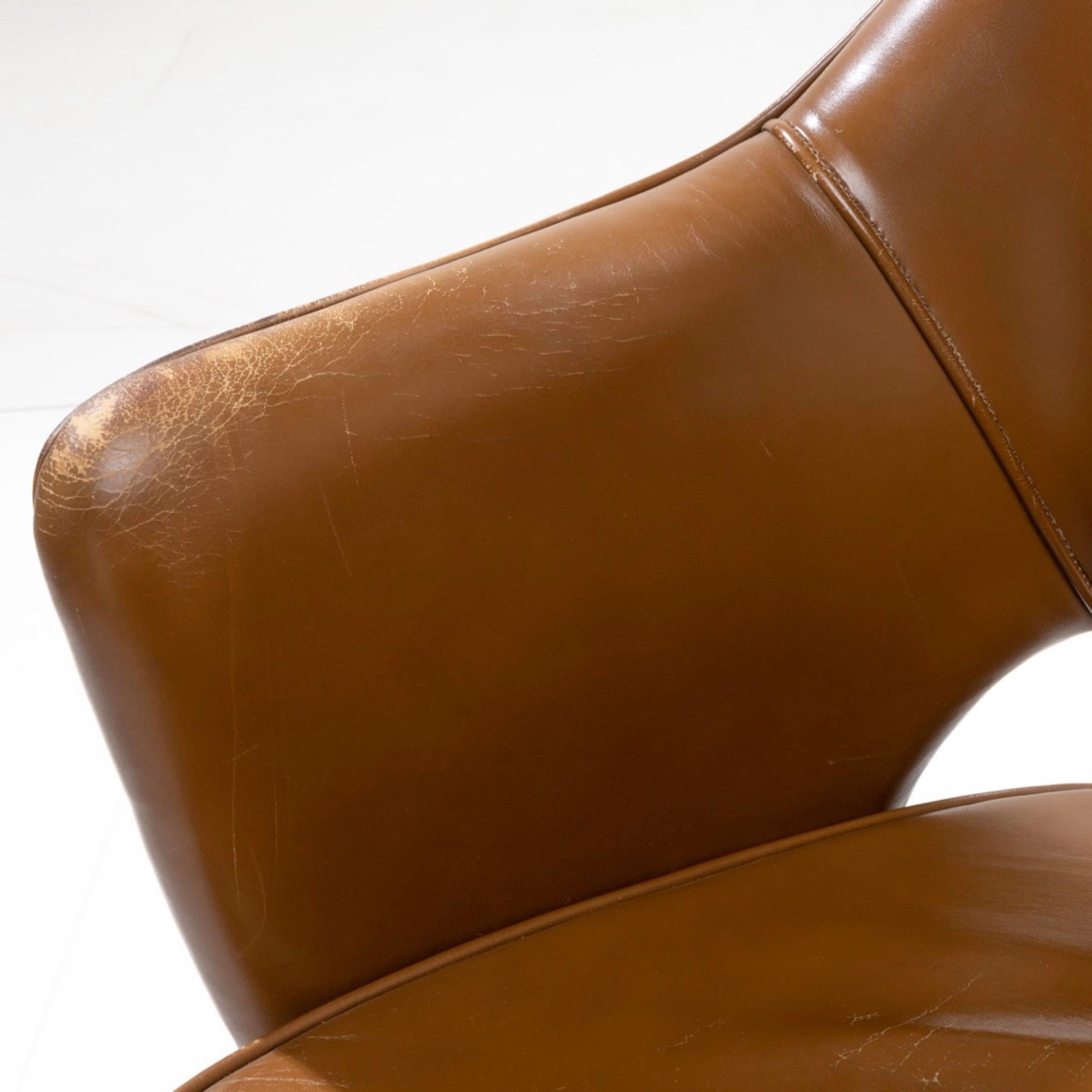 Leather Set of 8 Saarinen Executive chairs by Eero Saarinen – Knoll International For Sale