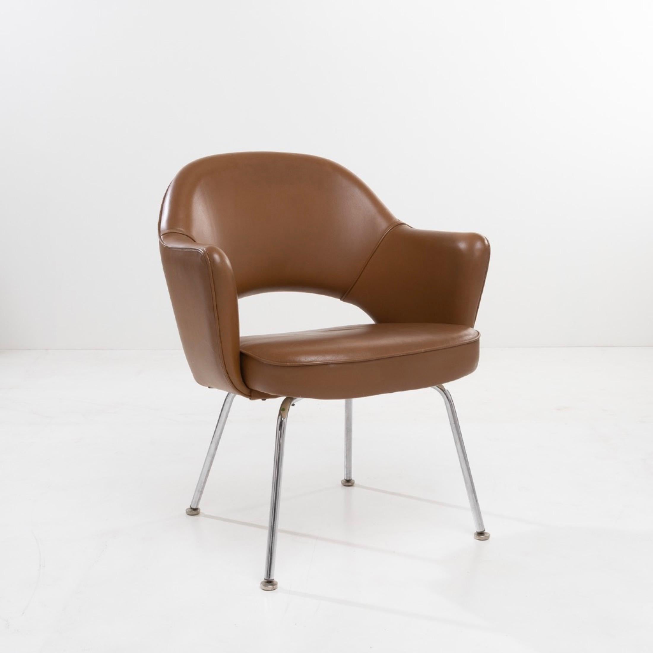 Set of 8 Saarinen Executive chairs by Eero Saarinen – Knoll International For Sale 2
