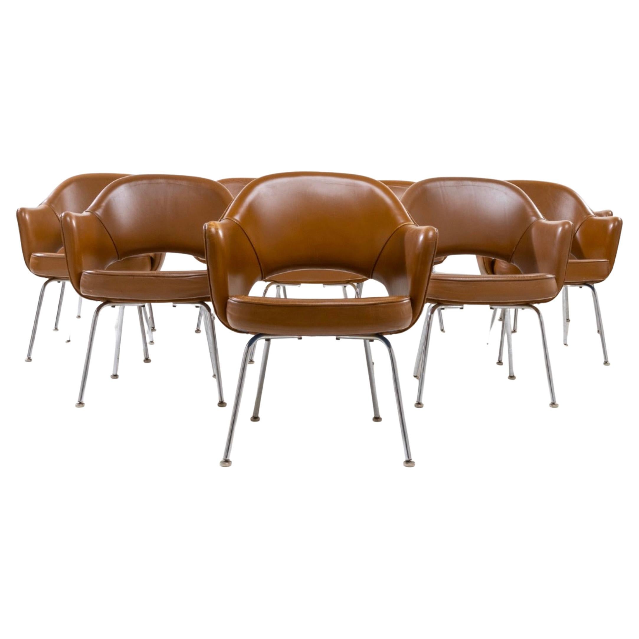 Set of 8 Saarinen Executive chairs by Eero Saarinen – Knoll International For Sale