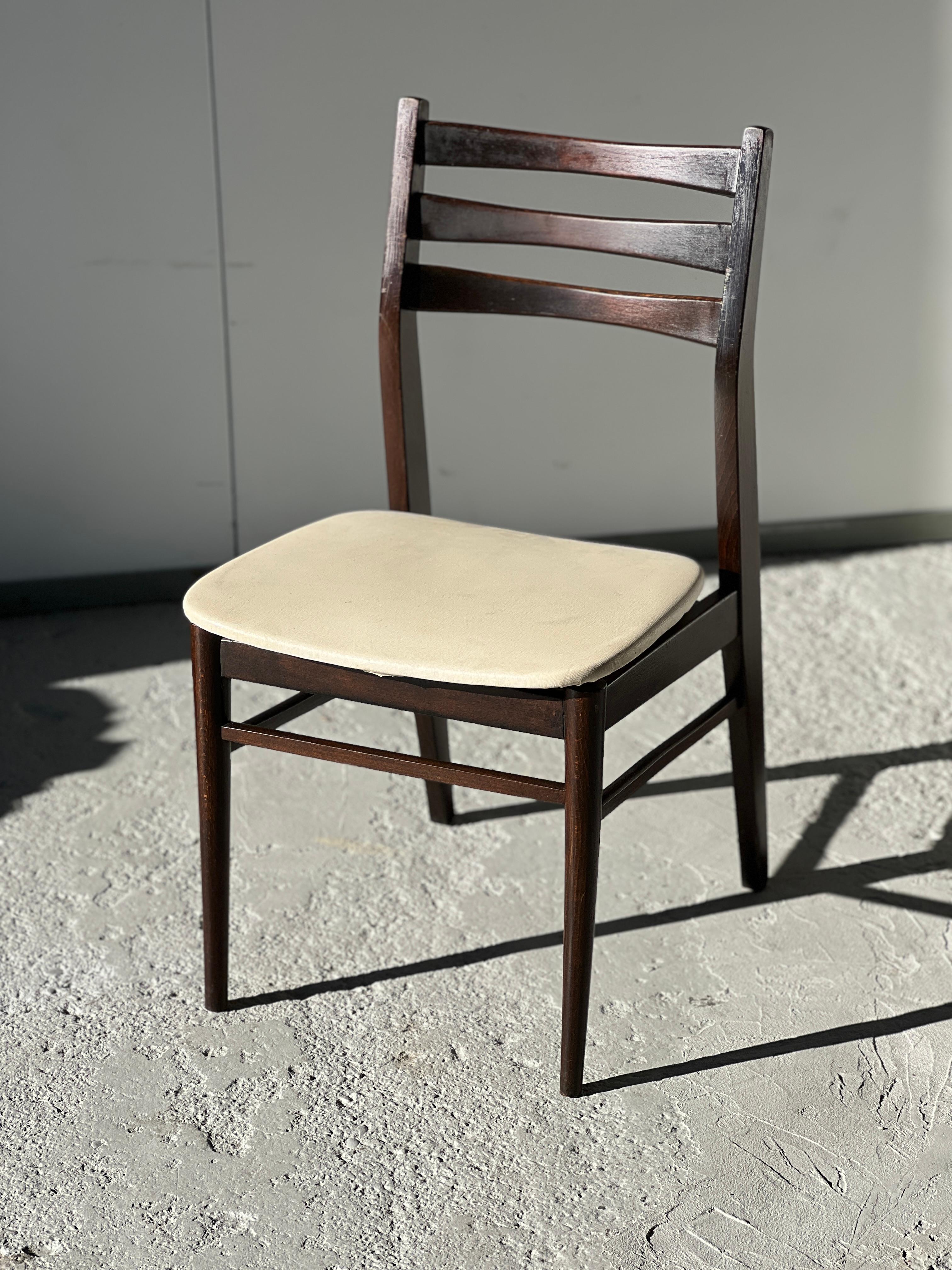 Set of 8 Scandinavian chairs by Vestervig Eriksen for BRBR Tromborg 1960 In Good Condition For Sale In Saint Rémy de Provence, FR