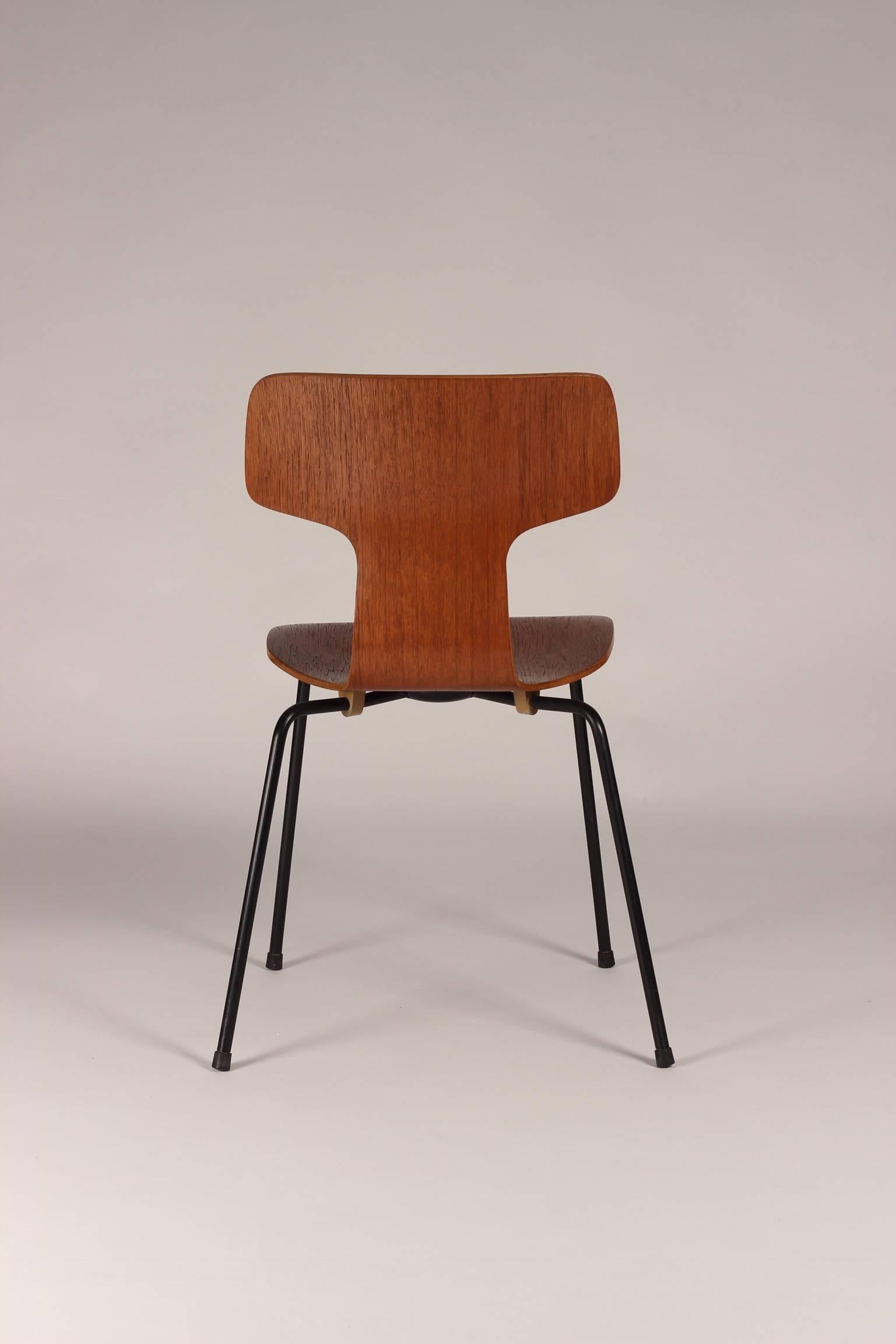 Danish Mid Century Modern Set of 8 Model 3103 T-Chairs Designed by Arne Jacobsen