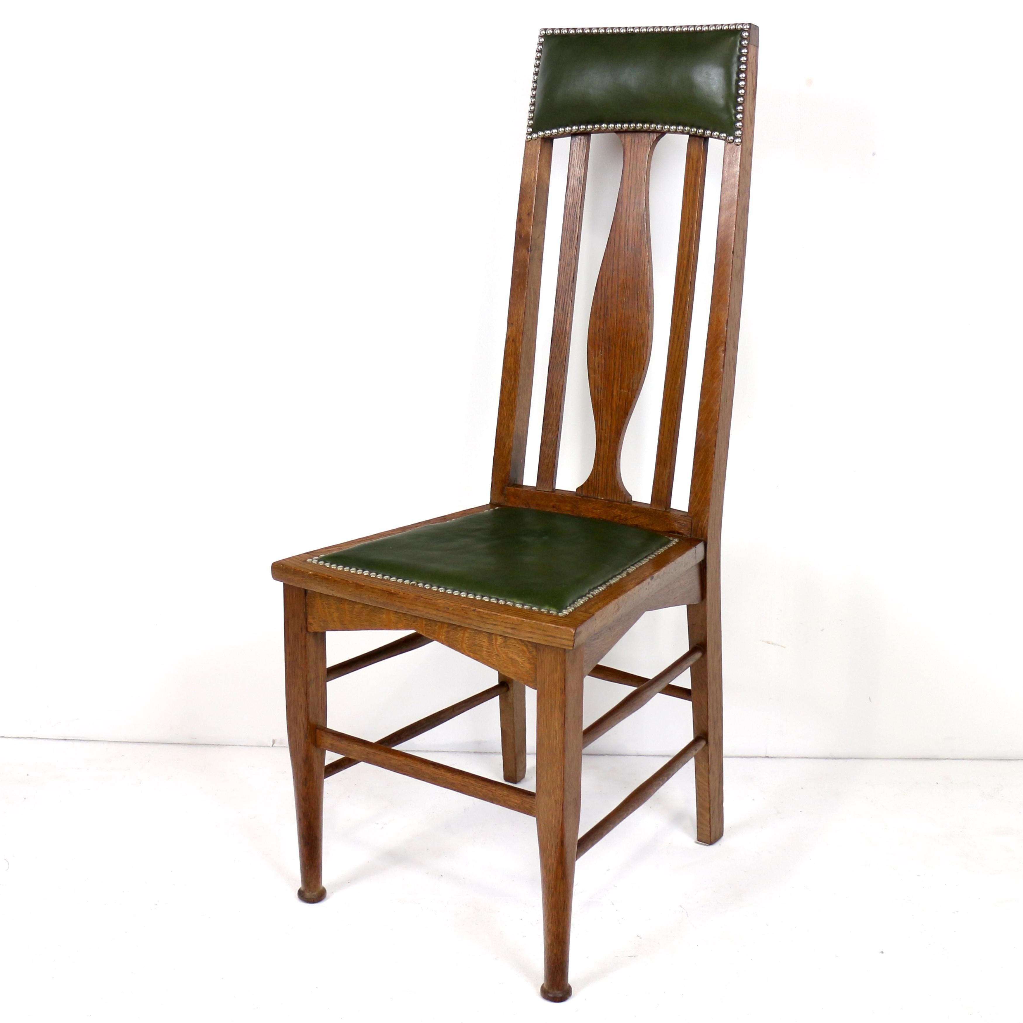 Set di 8 sedie da pranzo scozzesi Arts & Crafts in Oak Oak Attrib. E.A. Taylor in vendita 6
