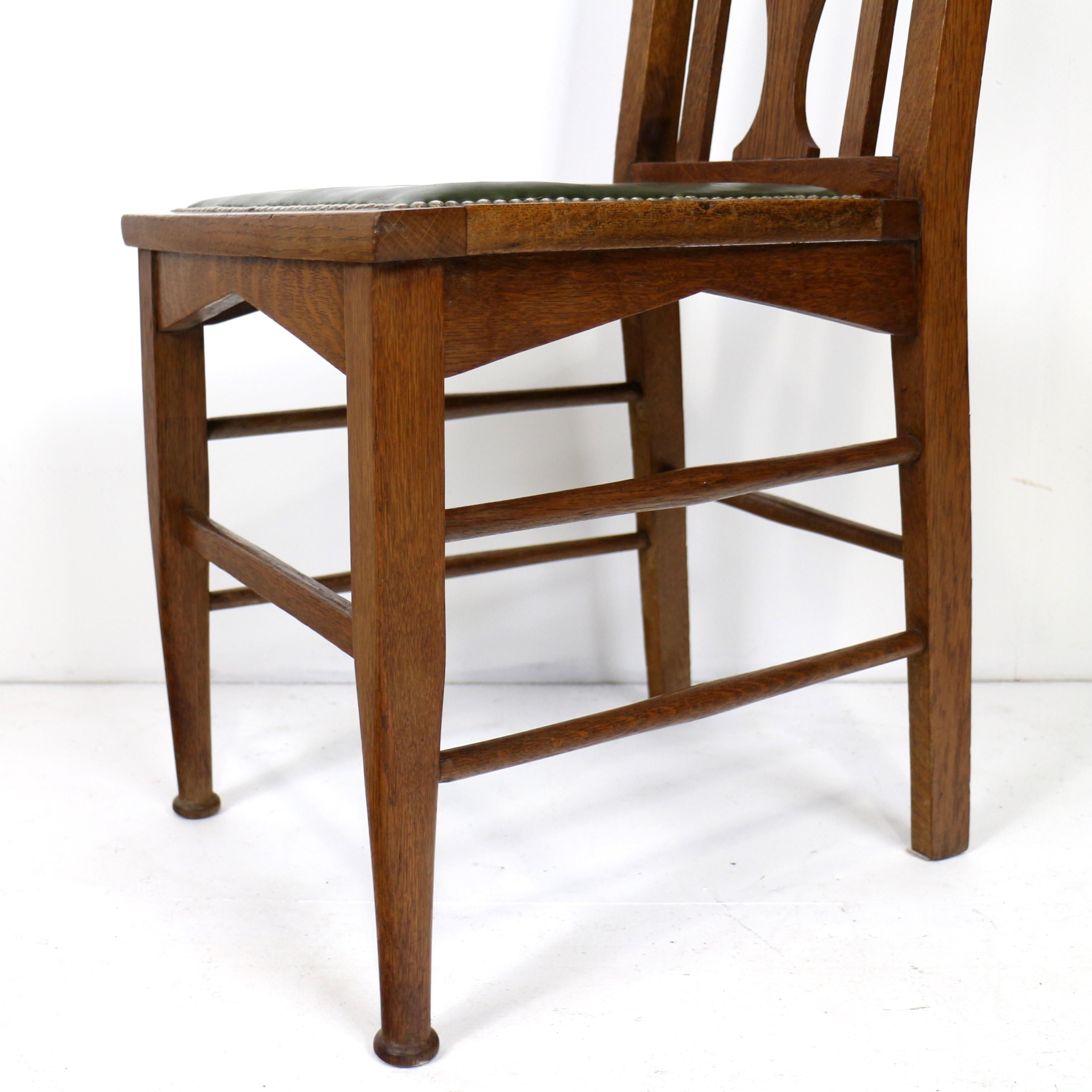 Set di 8 sedie da pranzo scozzesi Arts & Crafts in Oak Oak Attrib. E.A. Taylor in vendita 8