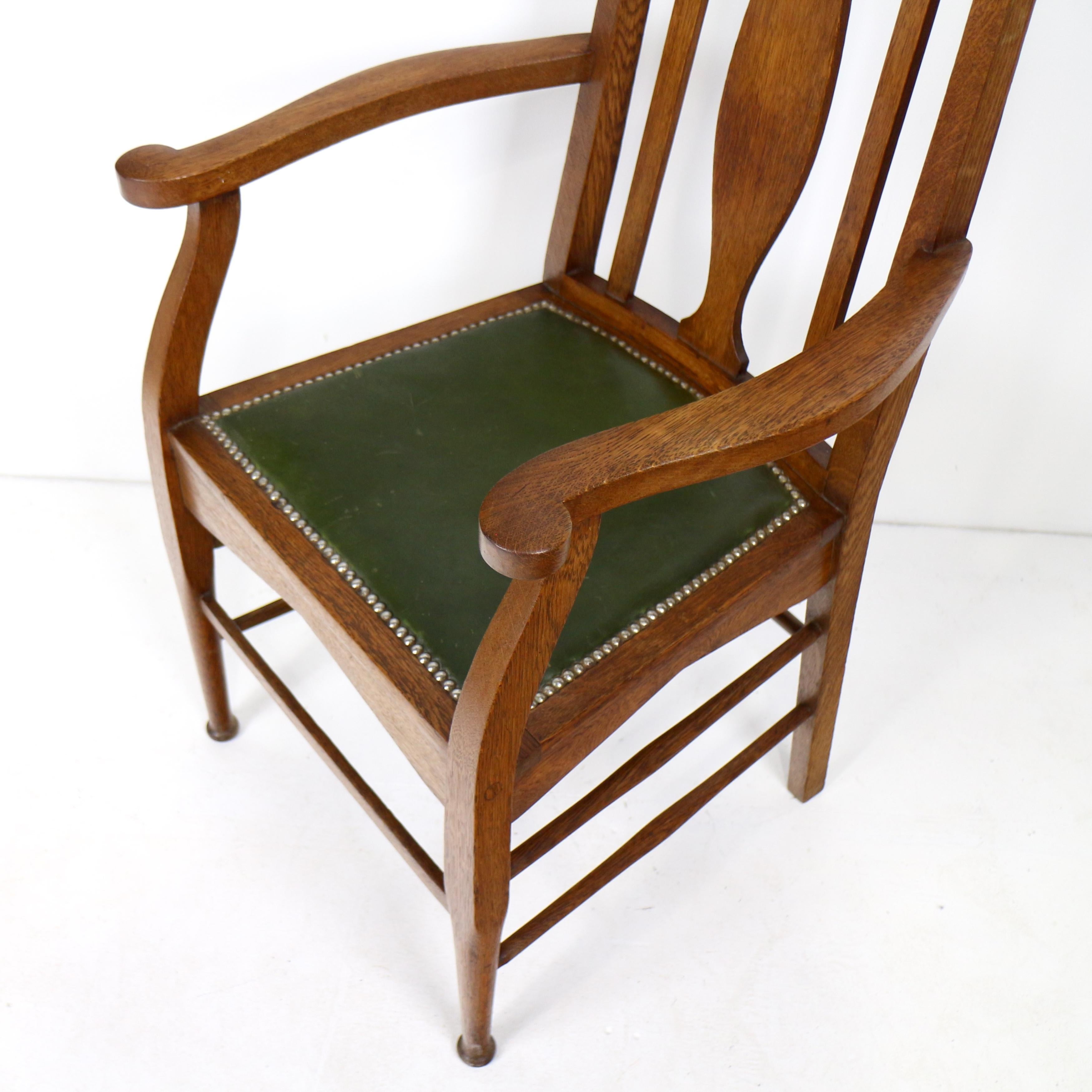 Set di 8 sedie da pranzo scozzesi Arts & Crafts in Oak Oak Attrib. E.A. Taylor in vendita 11