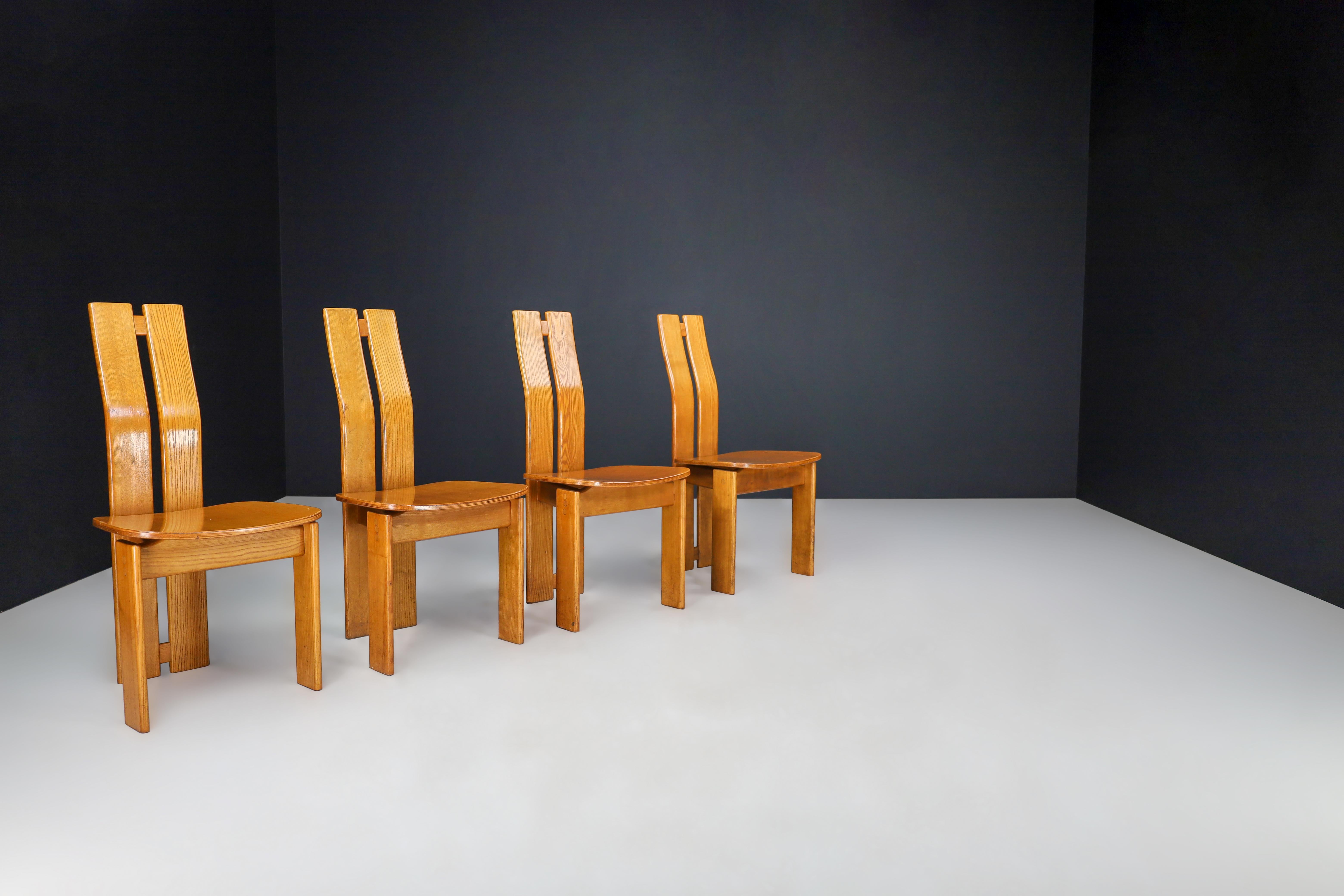 20th Century Set of 8 Sculptural Dining Chairs in Ash, France, 1970s For Sale