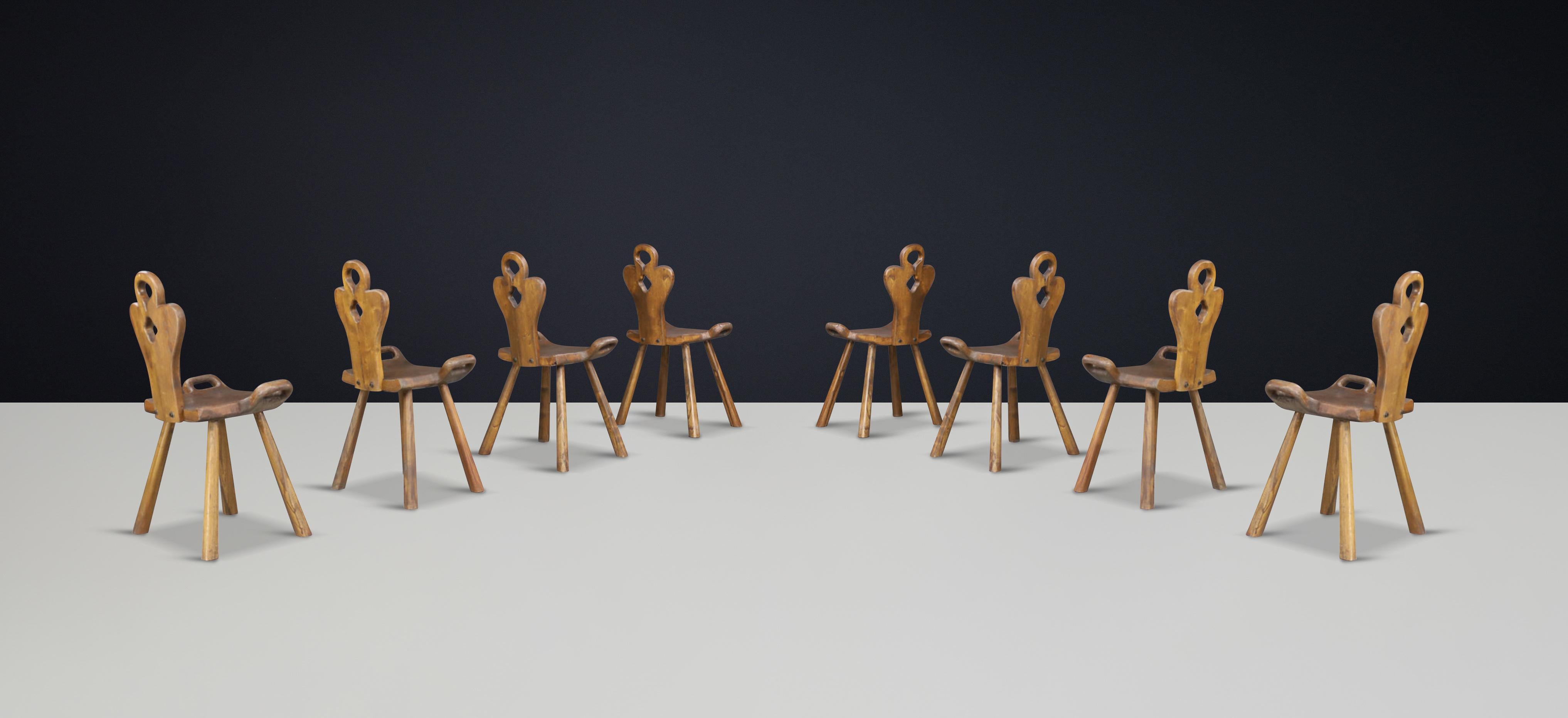 Quercia Set di 8 sedie scultoree alpine francesi in Oak massiccio, Francia, anni '50 in vendita