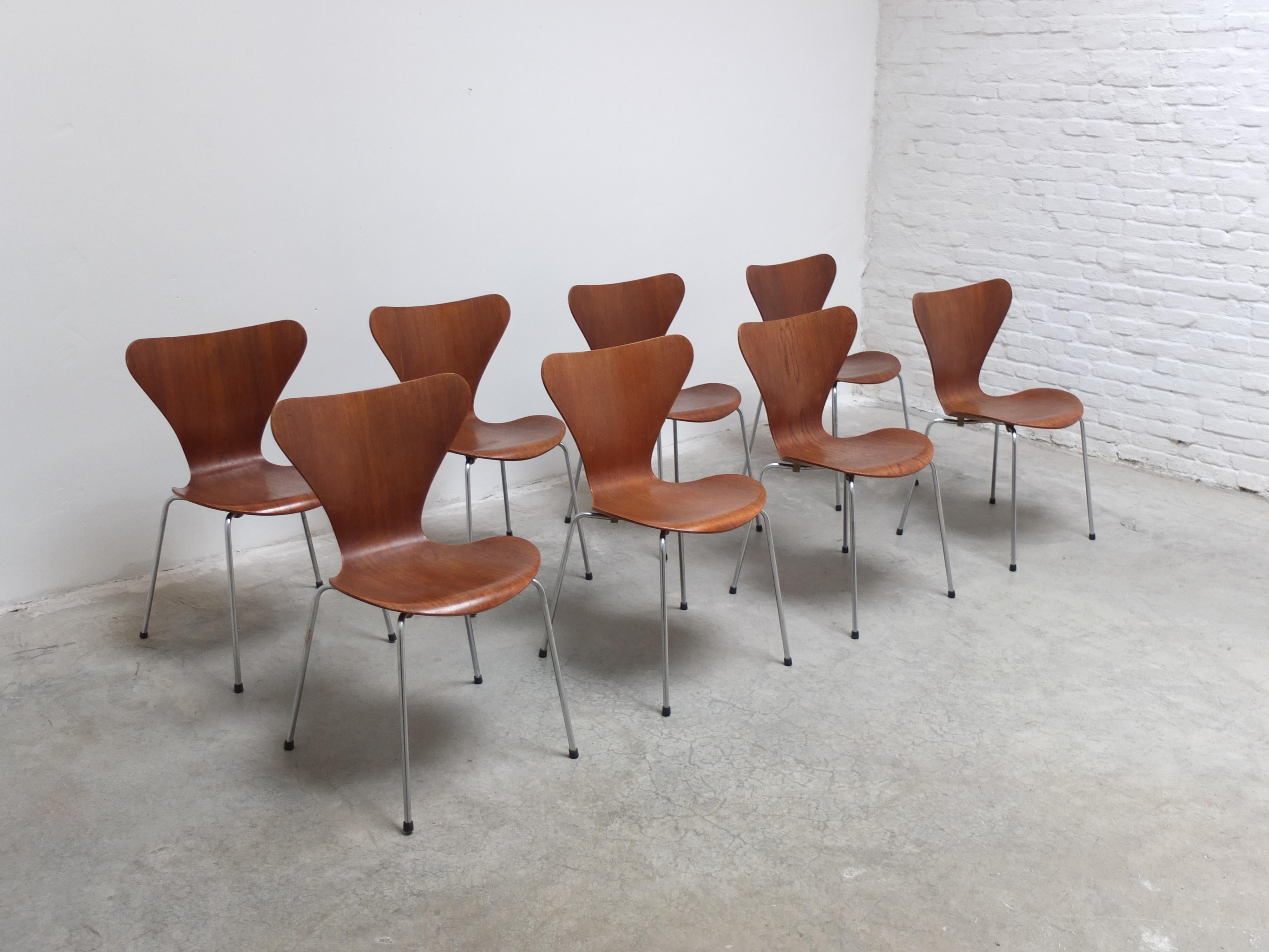 Scandinavian Modern Set of 8 'Series 7' Chairs in Teak by Arne Jacobsen for Fritz Hansen, 1955