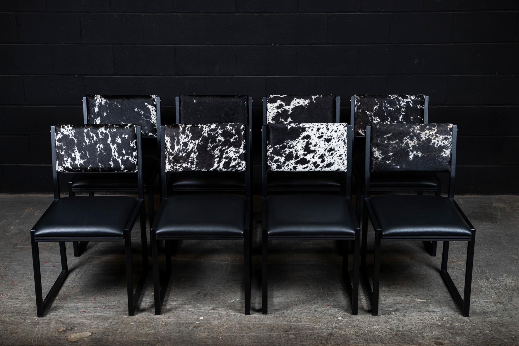 8x Shaker Moderner Stuhl, von Ambrozia, Salz- und Pfefferstreuer, Rindsleder und schwarzes Leder im Angebot 1