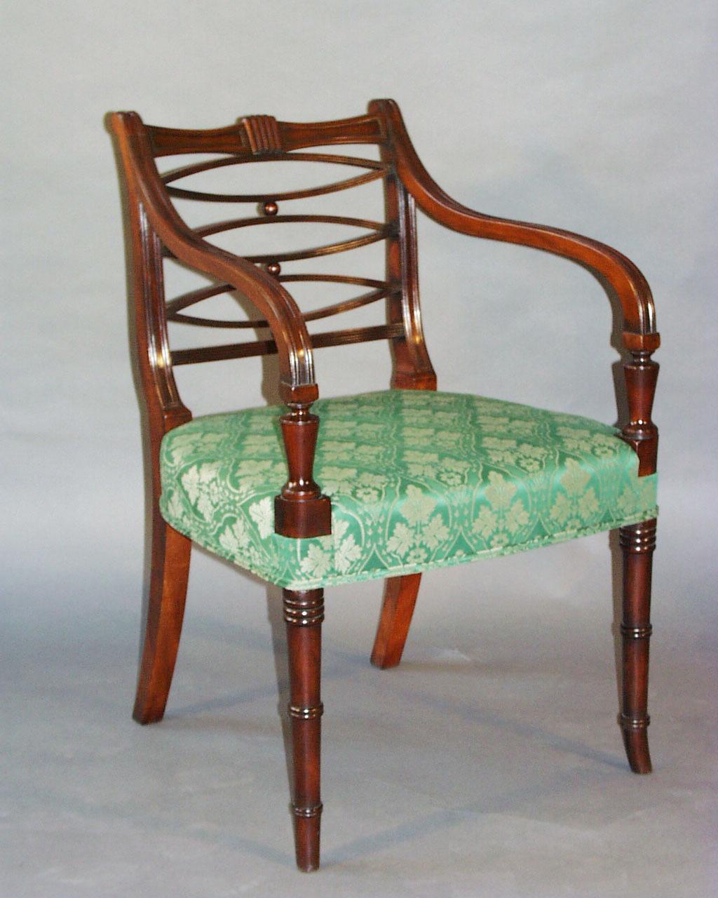 Inglese Set di 8 sedie Sheraton in mogano C.1790 in vendita