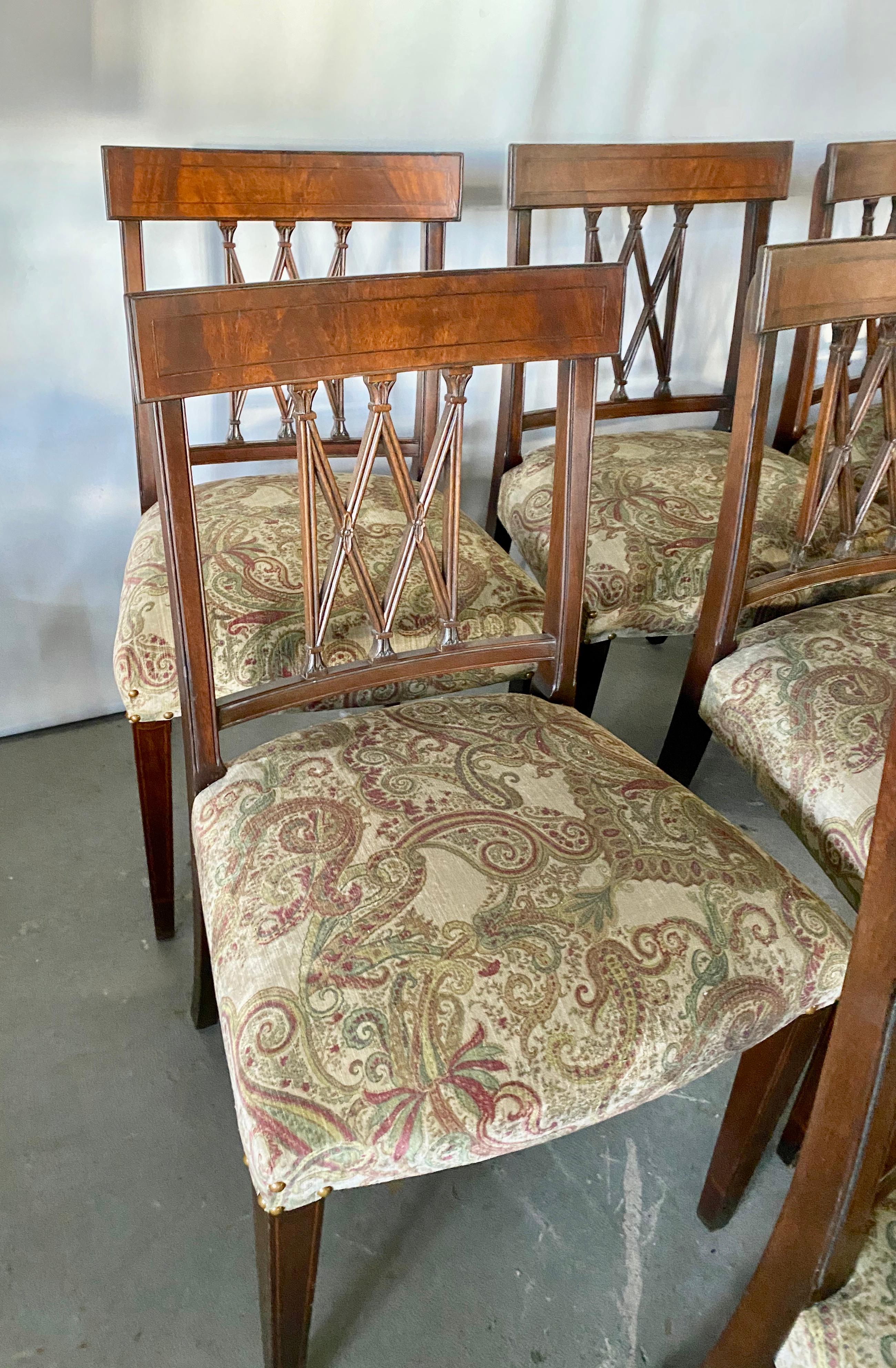 Set of 8 Sheraton Revival Style Dining Chairs In Good Condition In Sheffield, MA