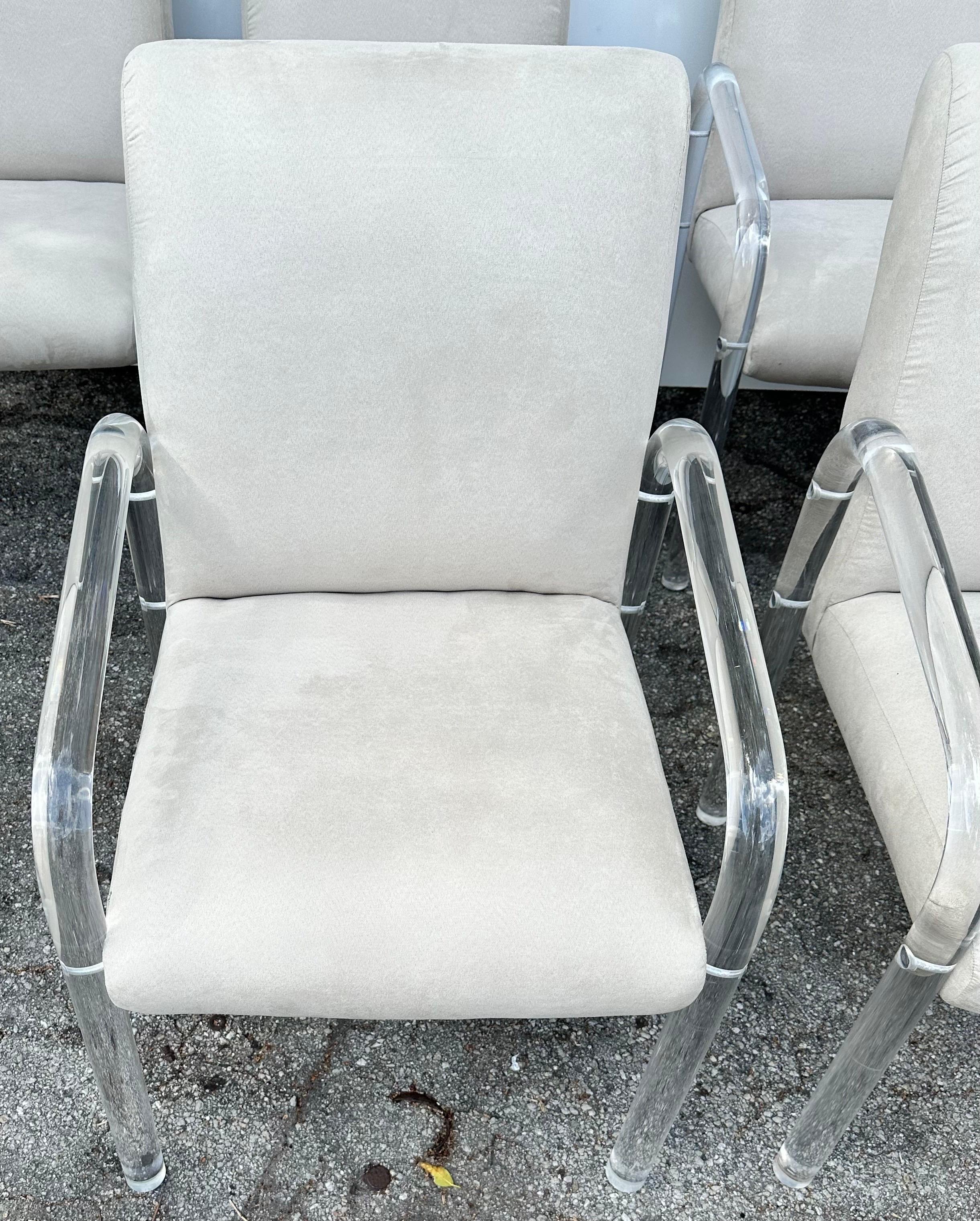 Set of 8  signed Lion in Frost Lucite Armchairs  In Good Condition For Sale In Miami, FL