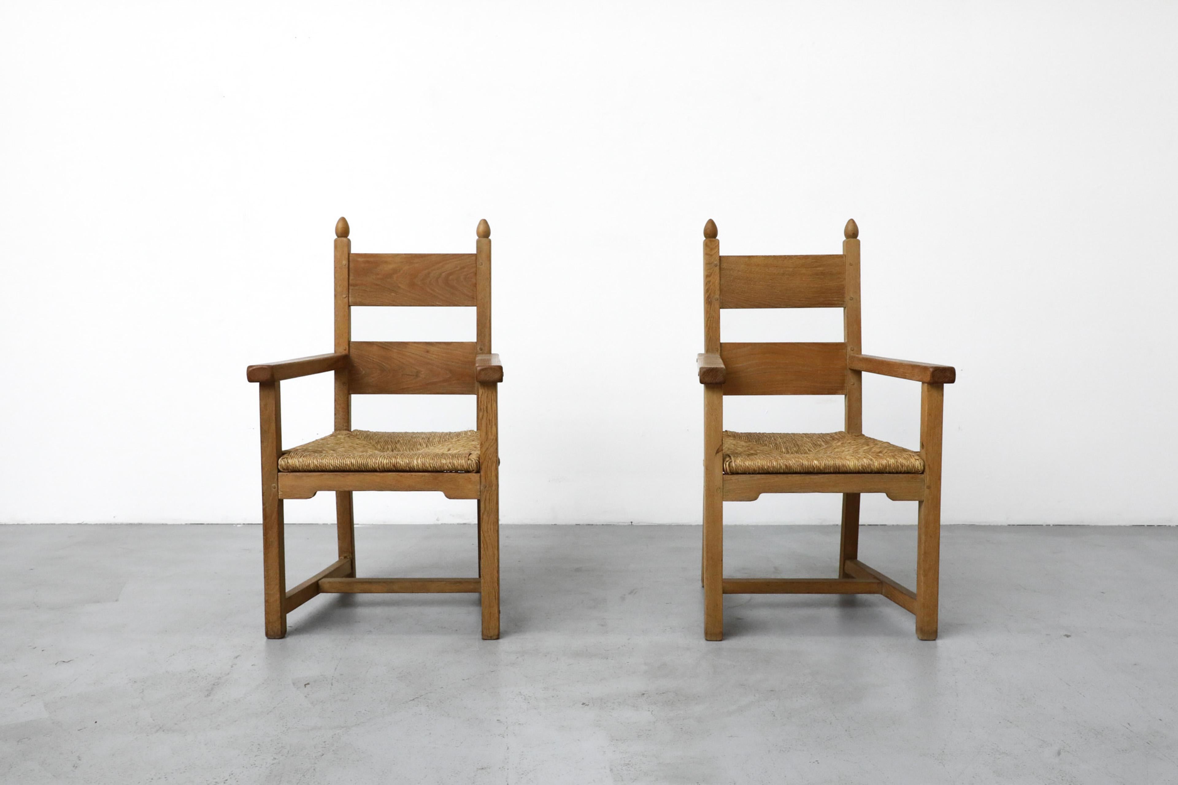 20th Century Set of 8 Solid Oak Quaker Style Dining Chairs with Rush Seats
