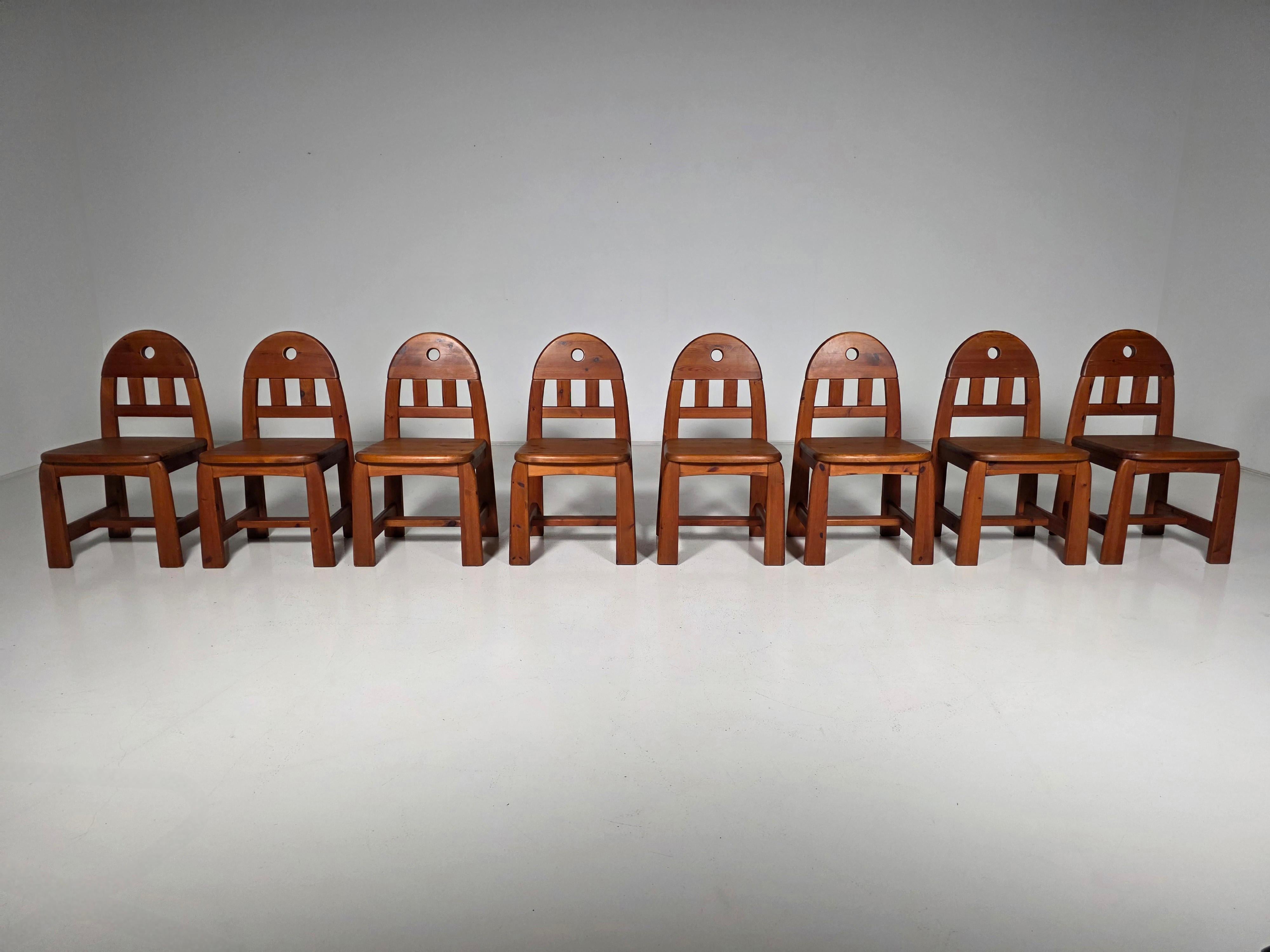 Tedesco Set di 8 sedie da pranzo in legno di pino massiccio di Wasa Mobel Germania, anni '70 in vendita