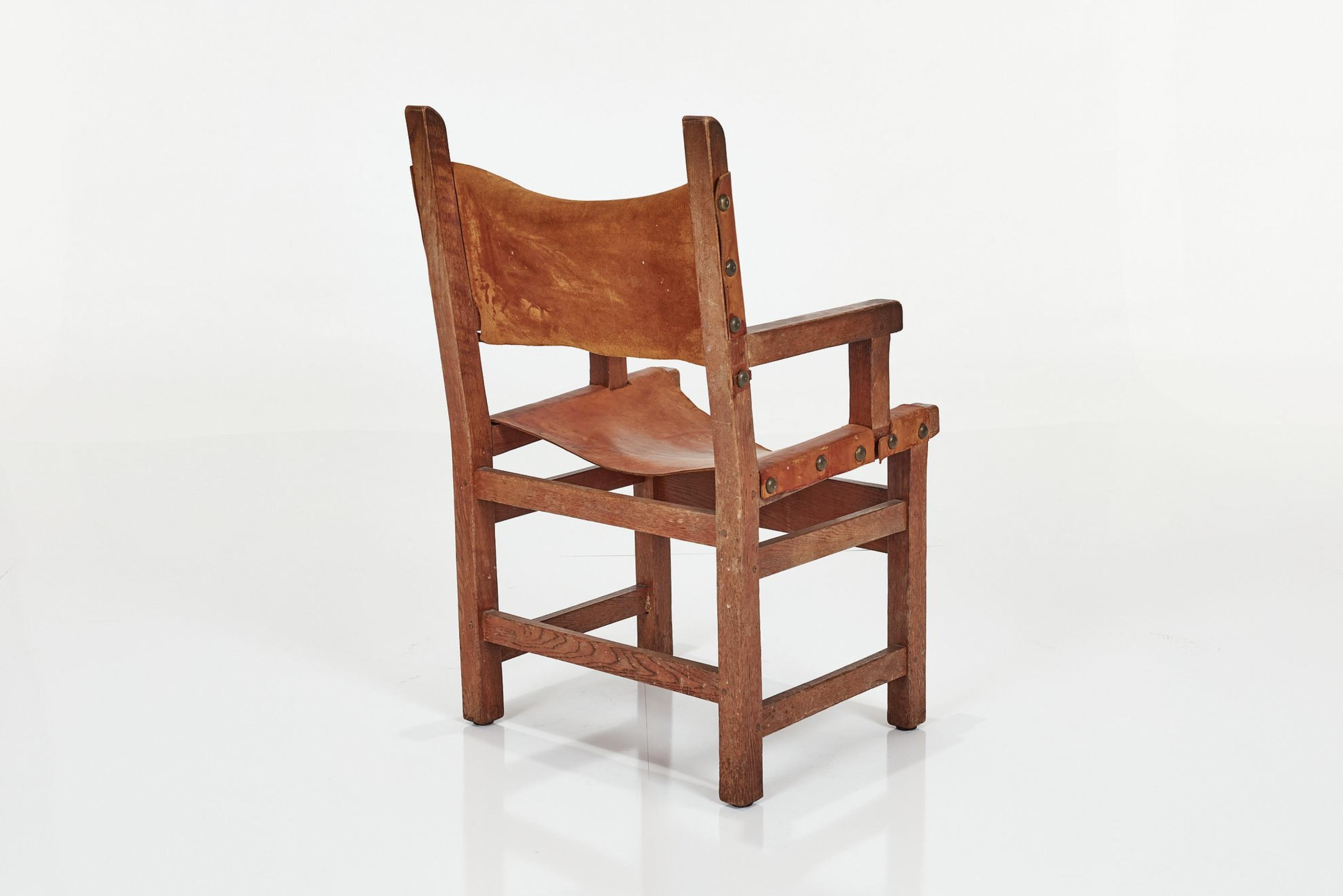 Set di 8 sedie da pranzo artigianali spagnole in Oak e pelle borchiata Cognac in vendita 6