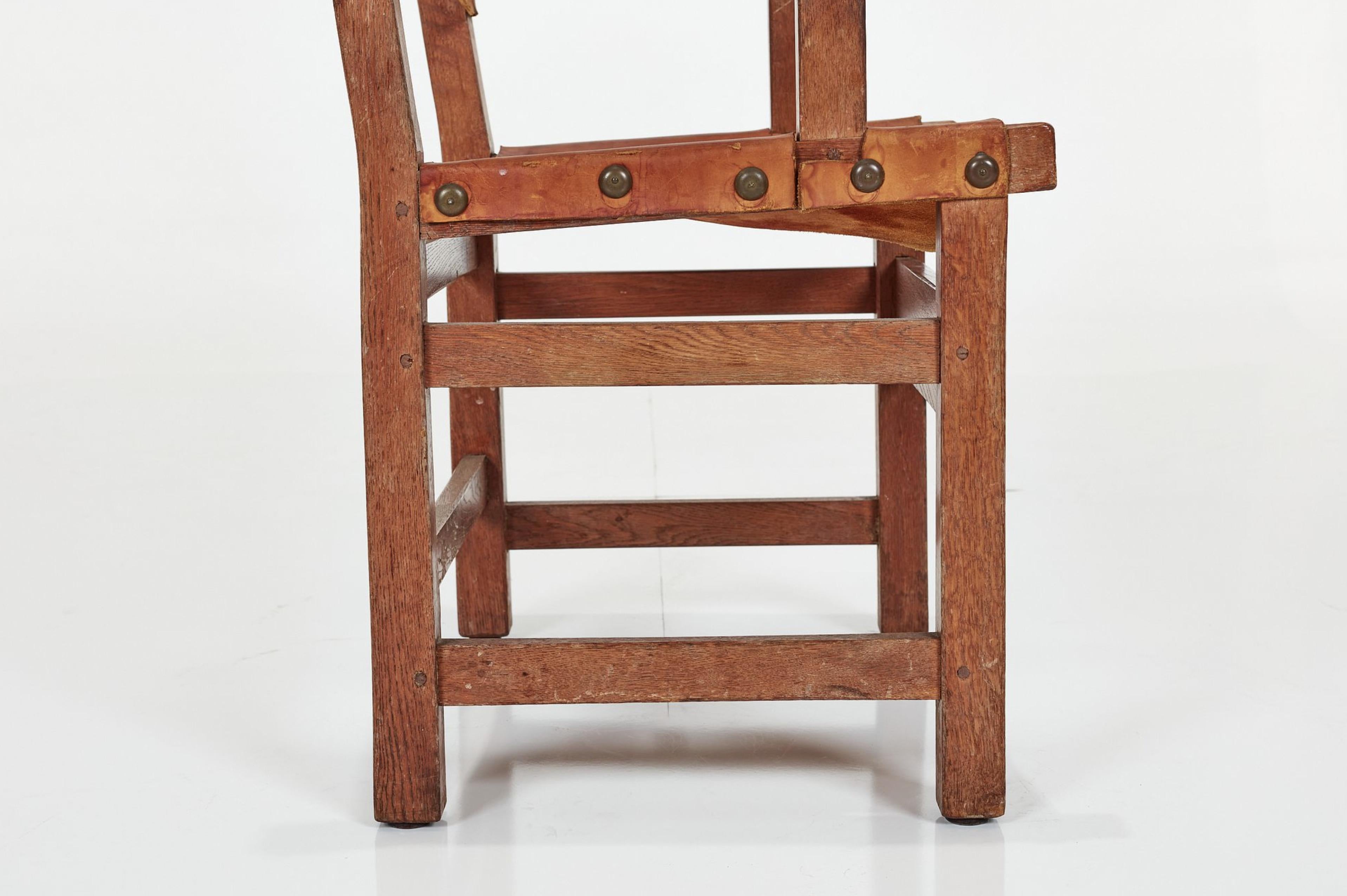Set di 8 sedie da pranzo artigianali spagnole in Oak e pelle borchiata Cognac in vendita 8
