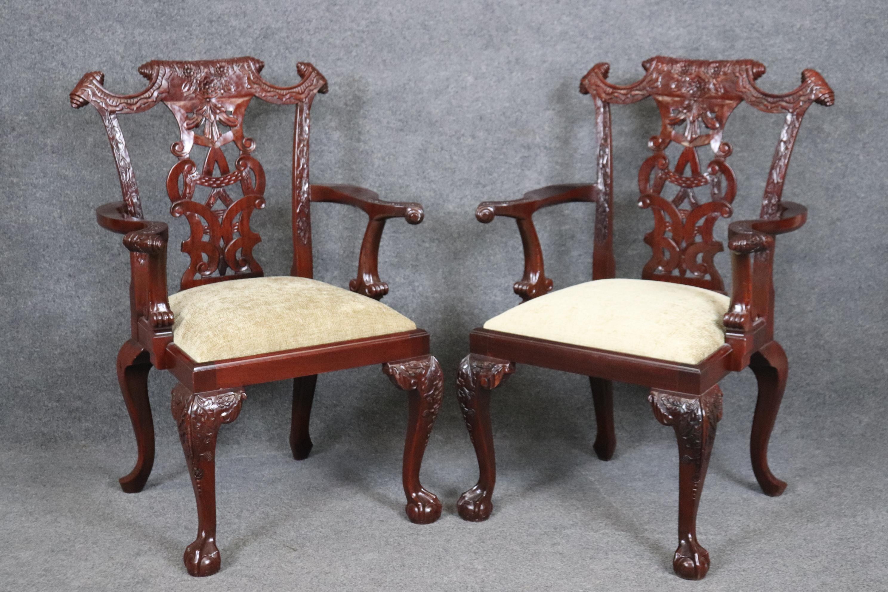 Set of 8 Spectacular Solid Mahogany Elaborately Carved Chippendale Dining Chairs In Good Condition For Sale In Swedesboro, NJ
