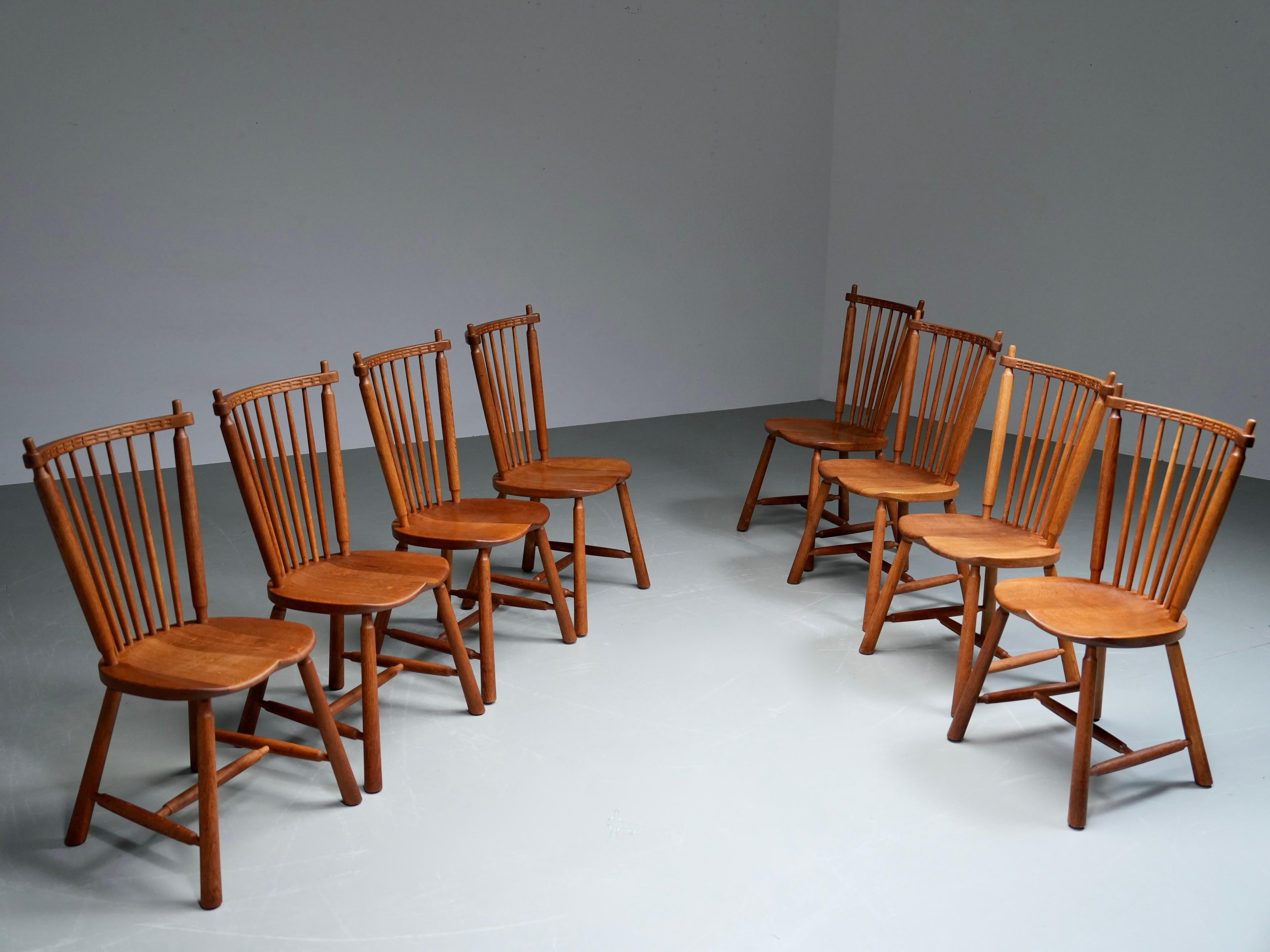 Mid-Century moderno Set di 8 sedie con schienale a fuso in Oak di De Ster Gelderland, anni '60 in vendita