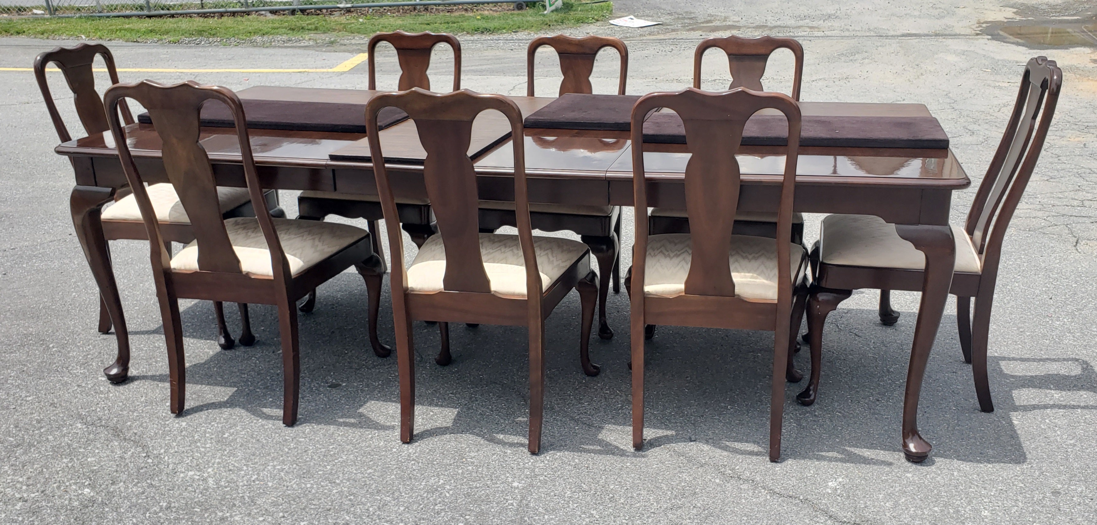 Set of 8 Stickley Queen Anne Anniversary Cherry Dining Chairs, circa 1989 3