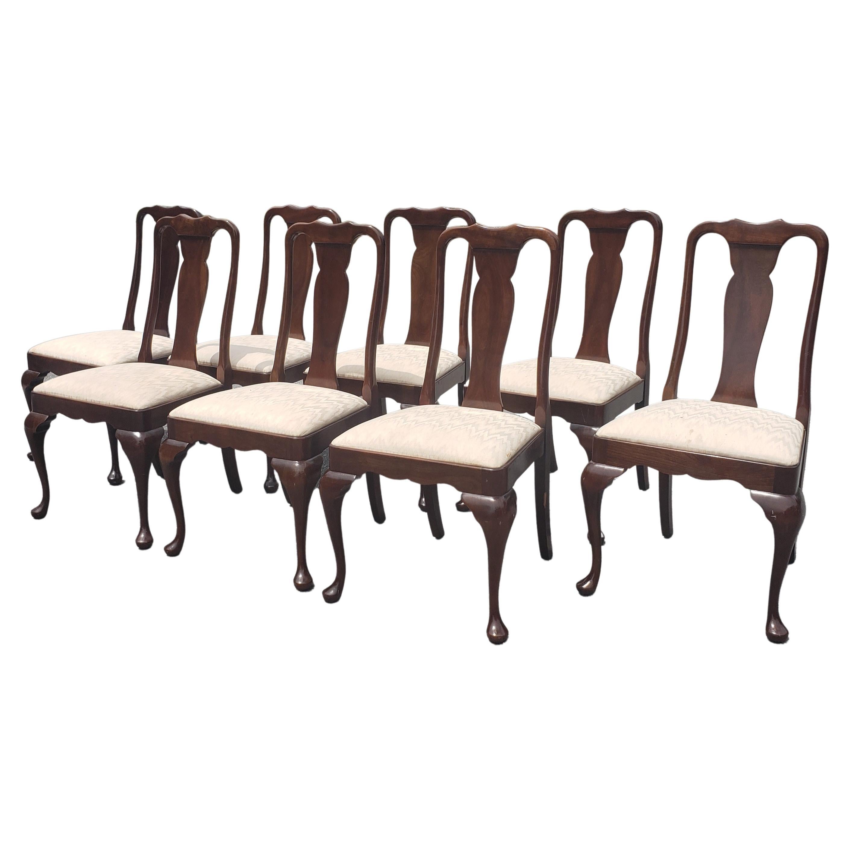 Set of 8 Stickley Queen Anne Anniversary collection cherry dining chairs. Circa 1989.
Very good vintage condition. Original upholstered seats in good vintage condition in Antiqued white / cream color. 
Measure 22 inches in width, 22 inches in